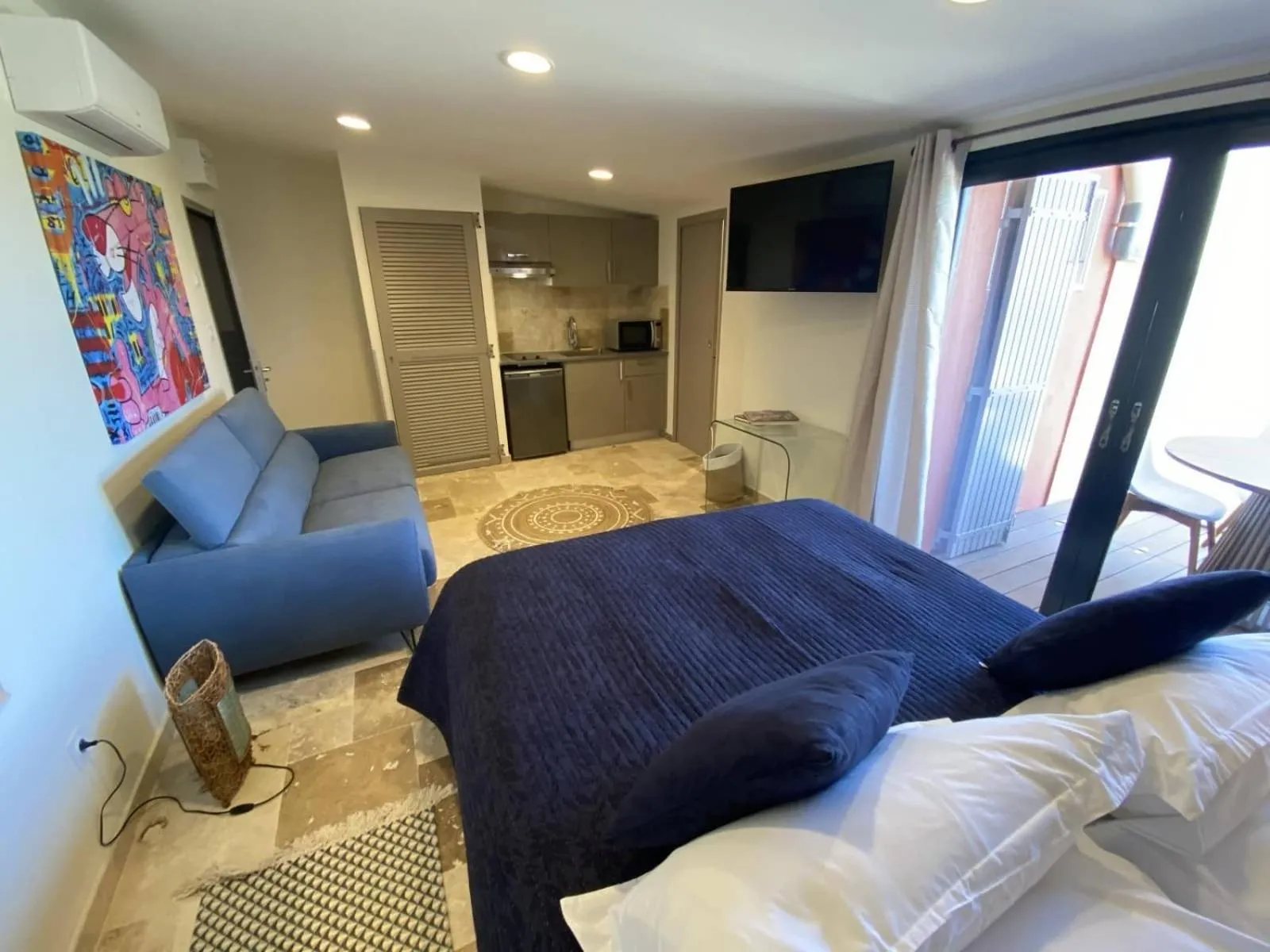 Bedroom, Bed in L'Arche de Porquerolles