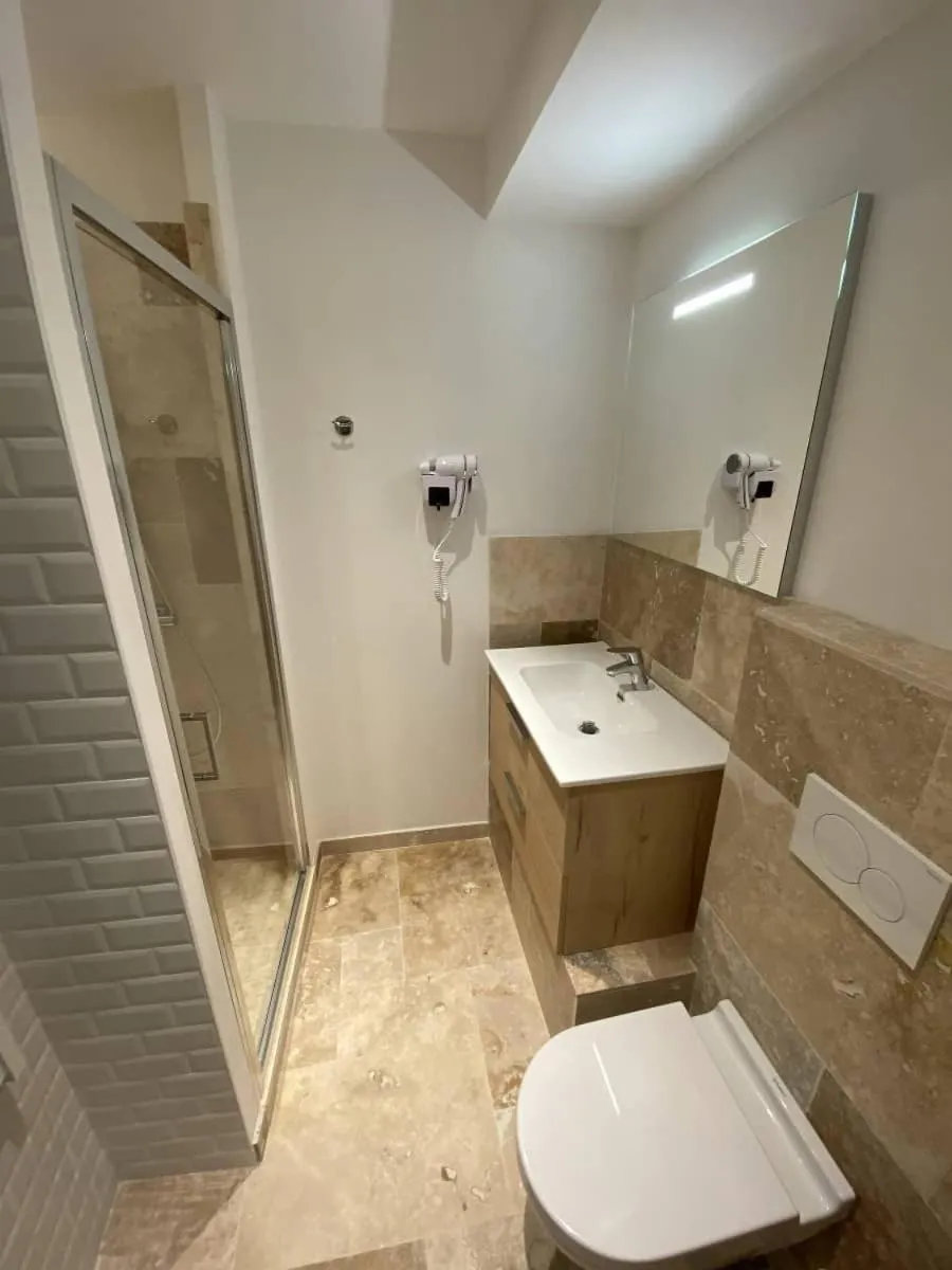 Bathroom in L'Arche de Porquerolles