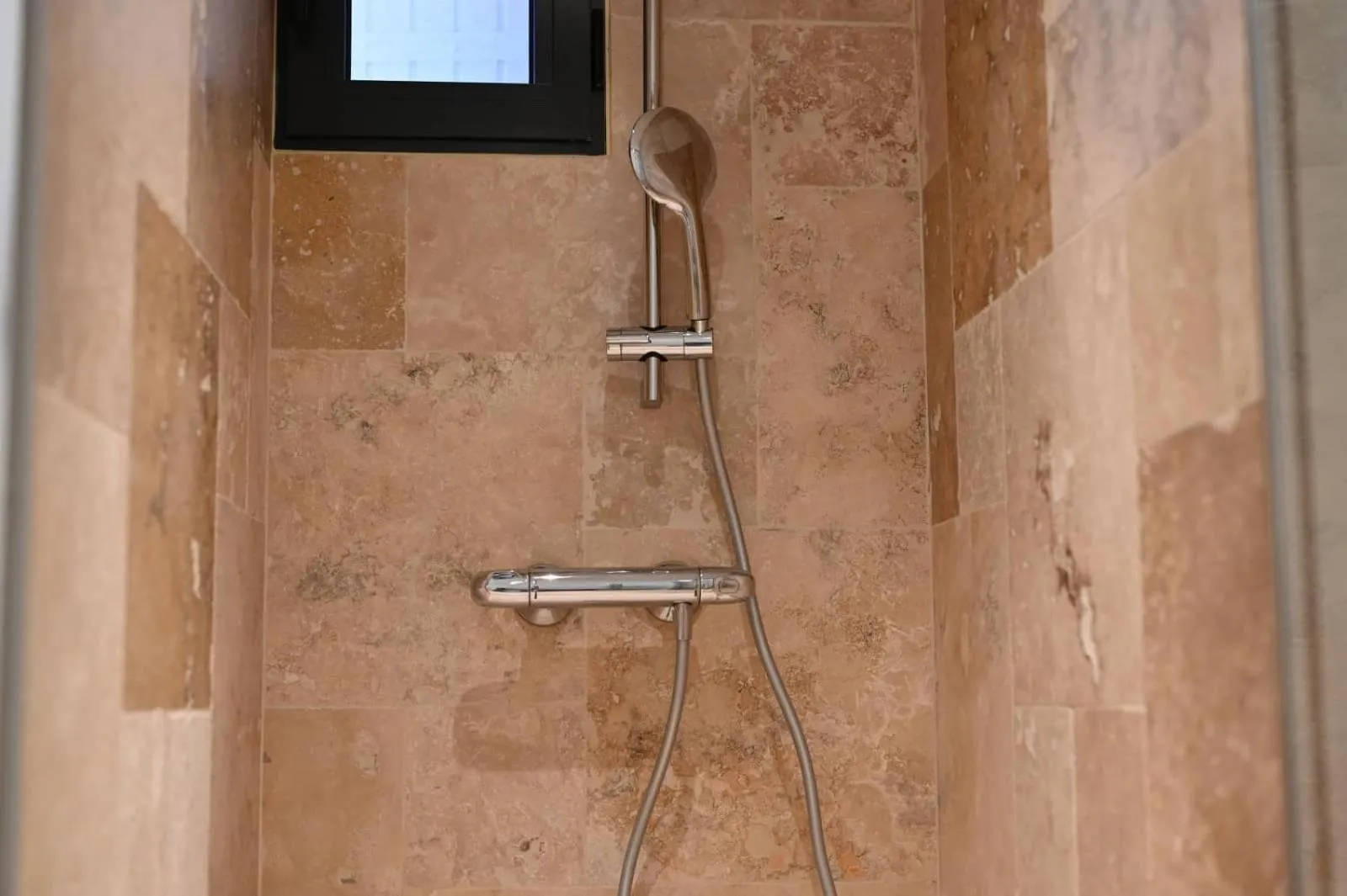Shower in L'Arche de Porquerolles