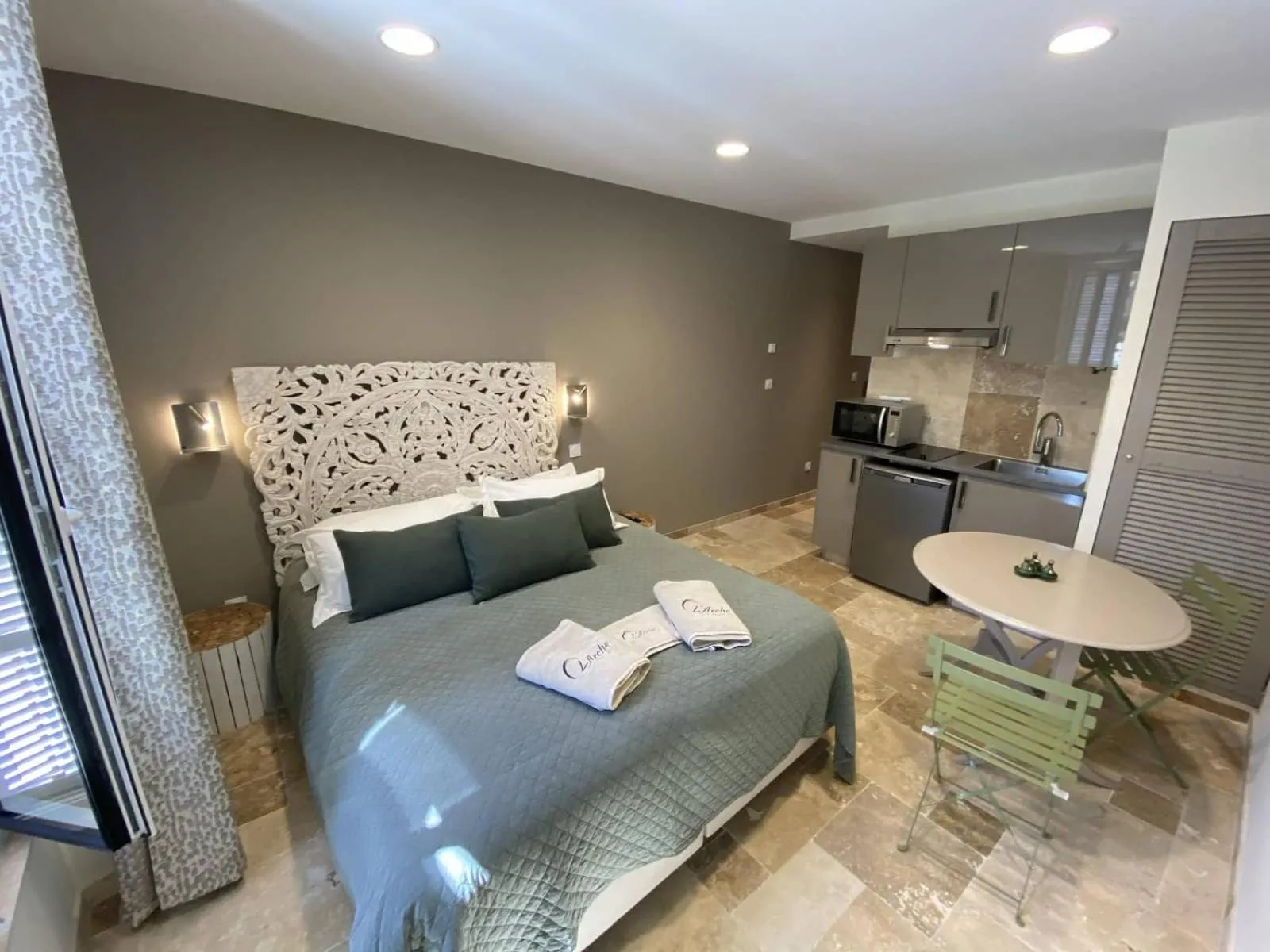 Photo of the whole room, Bed in L'Arche de Porquerolles