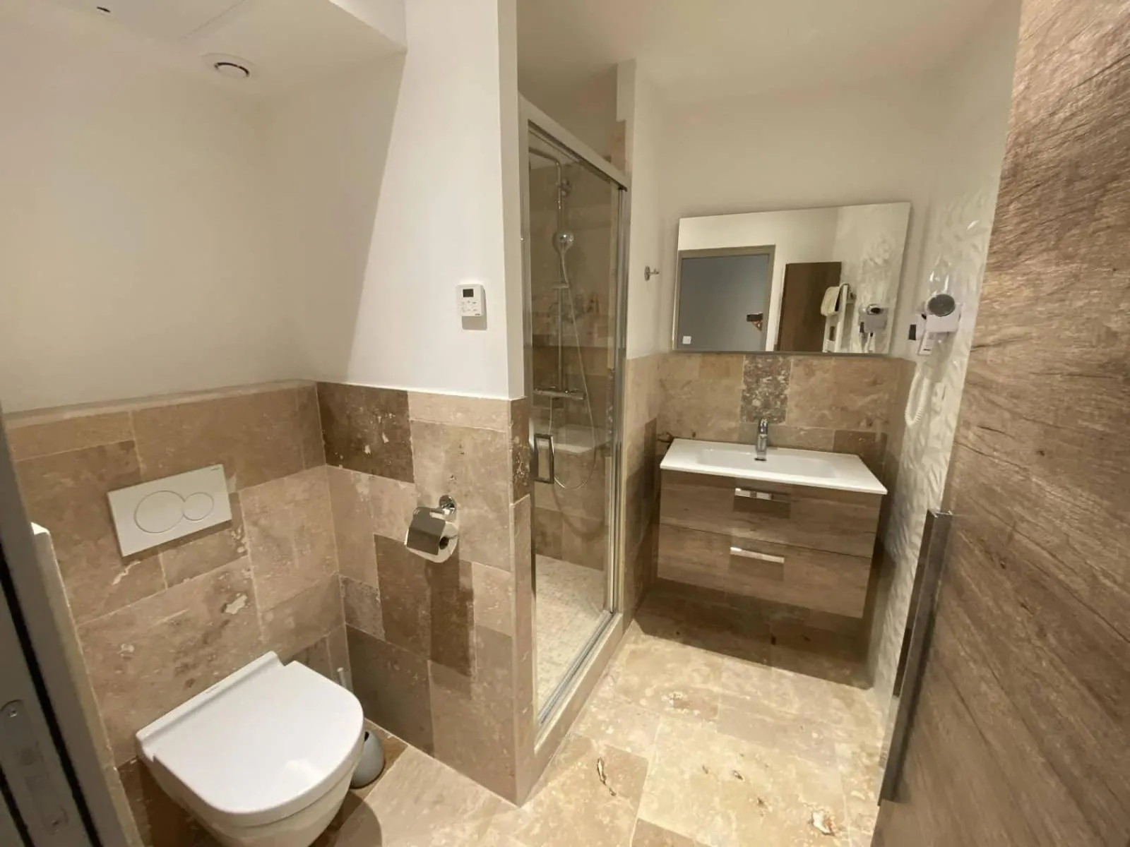 Toilet in L'Arche de Porquerolles