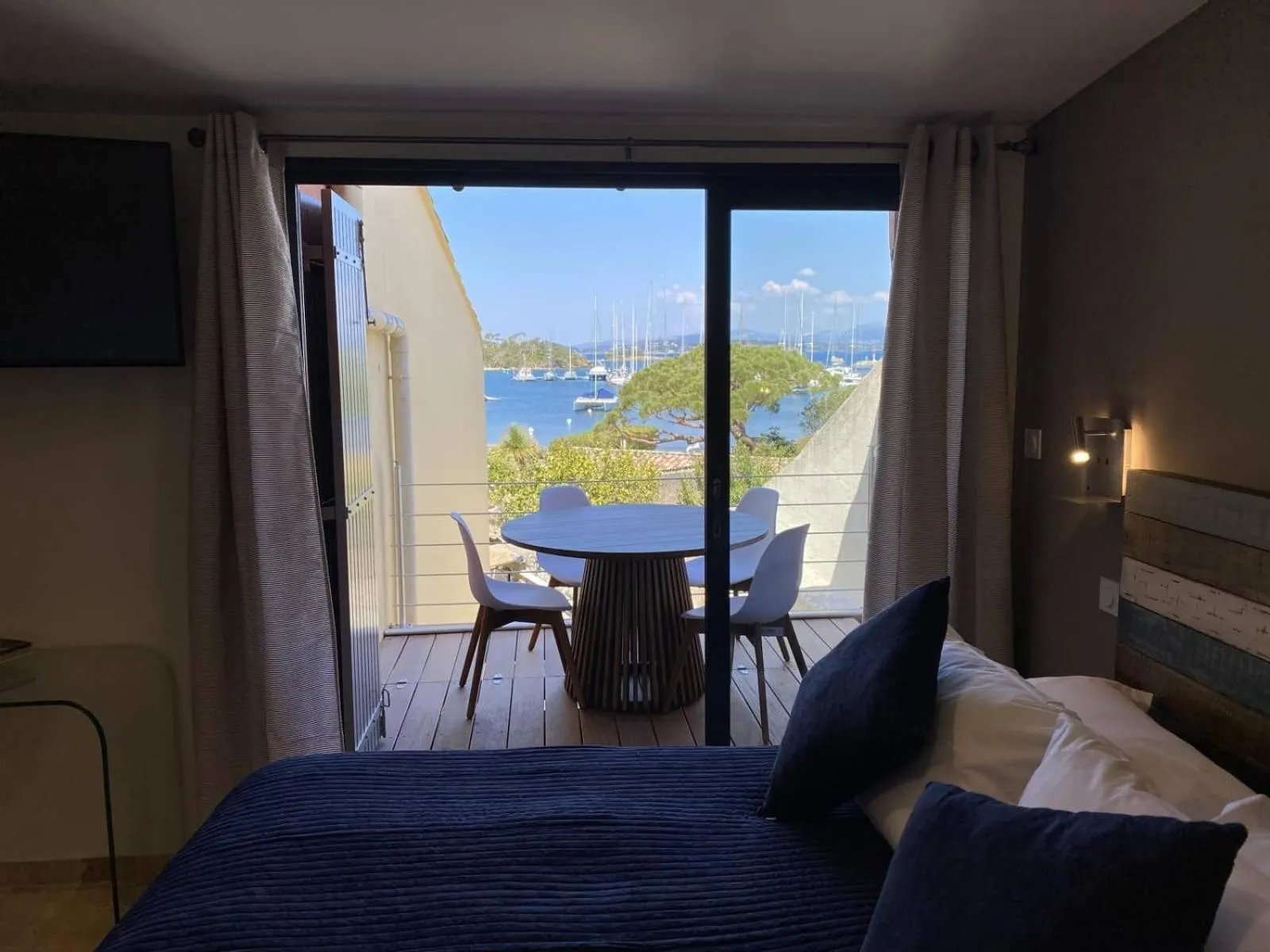 Balcony/Terrace, Bed in L'Arche de Porquerolles