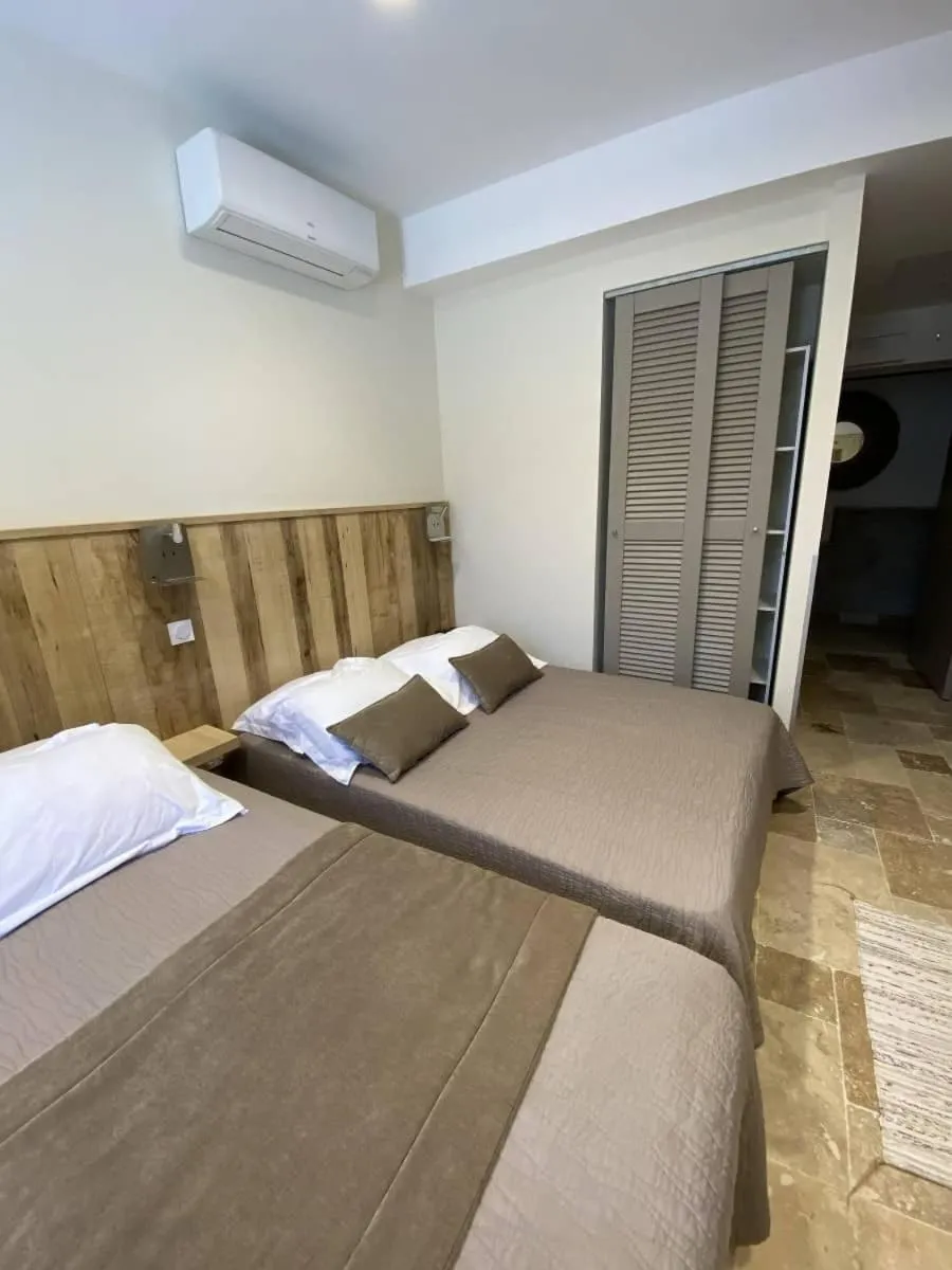 Bed in L'Arche de Porquerolles