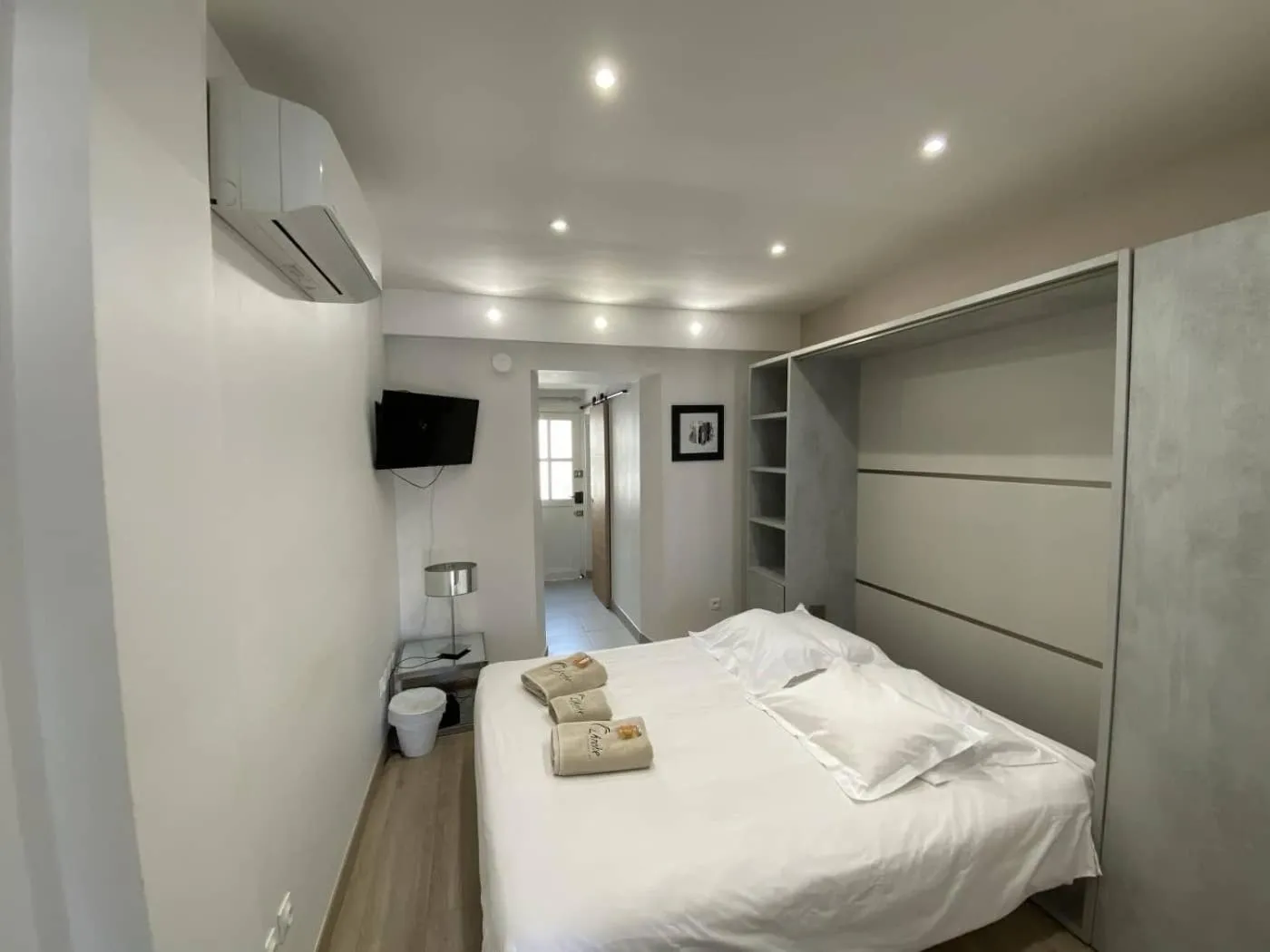 Bed in L'Arche de Porquerolles
