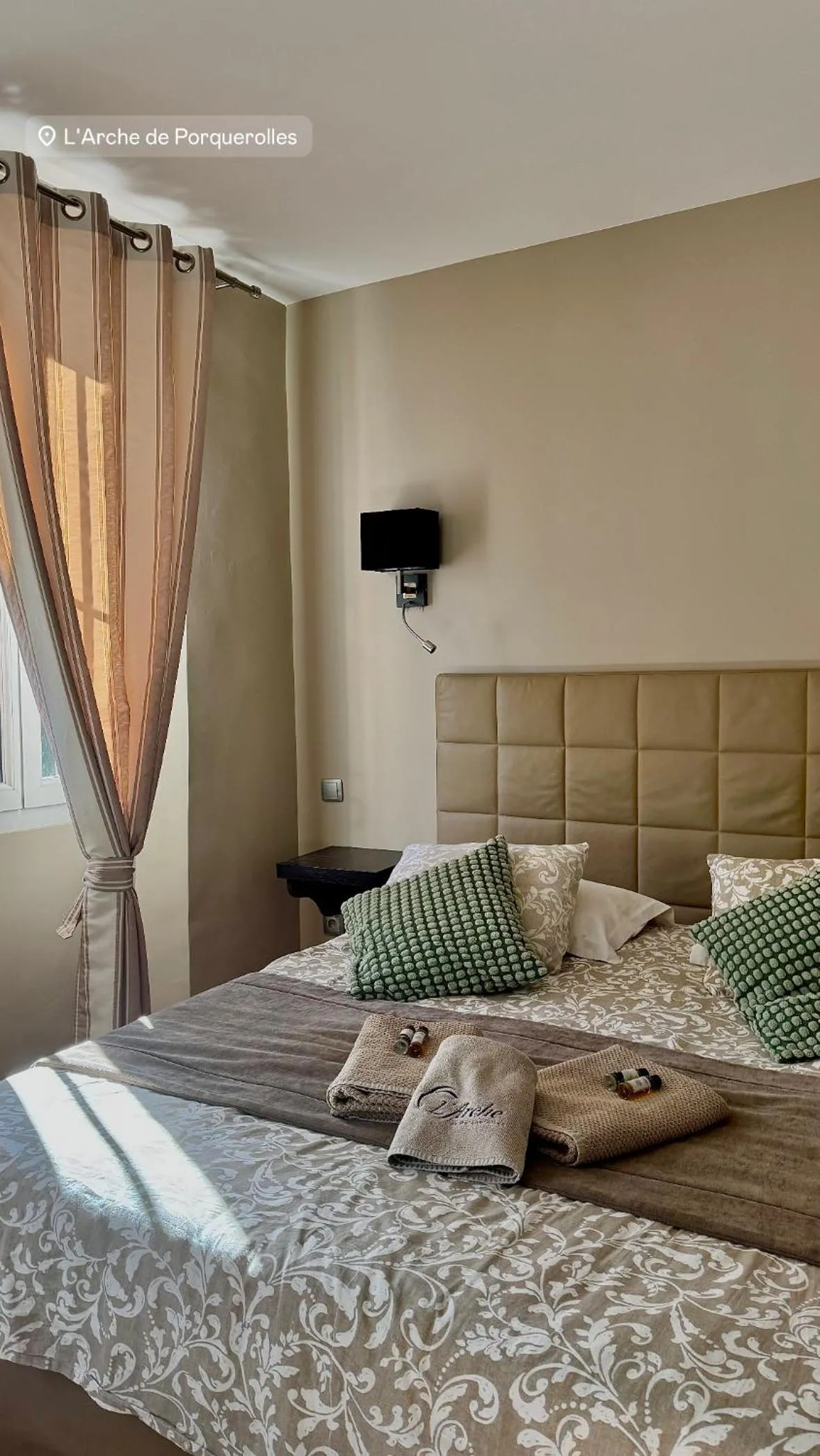 Bed in L'Arche de Porquerolles