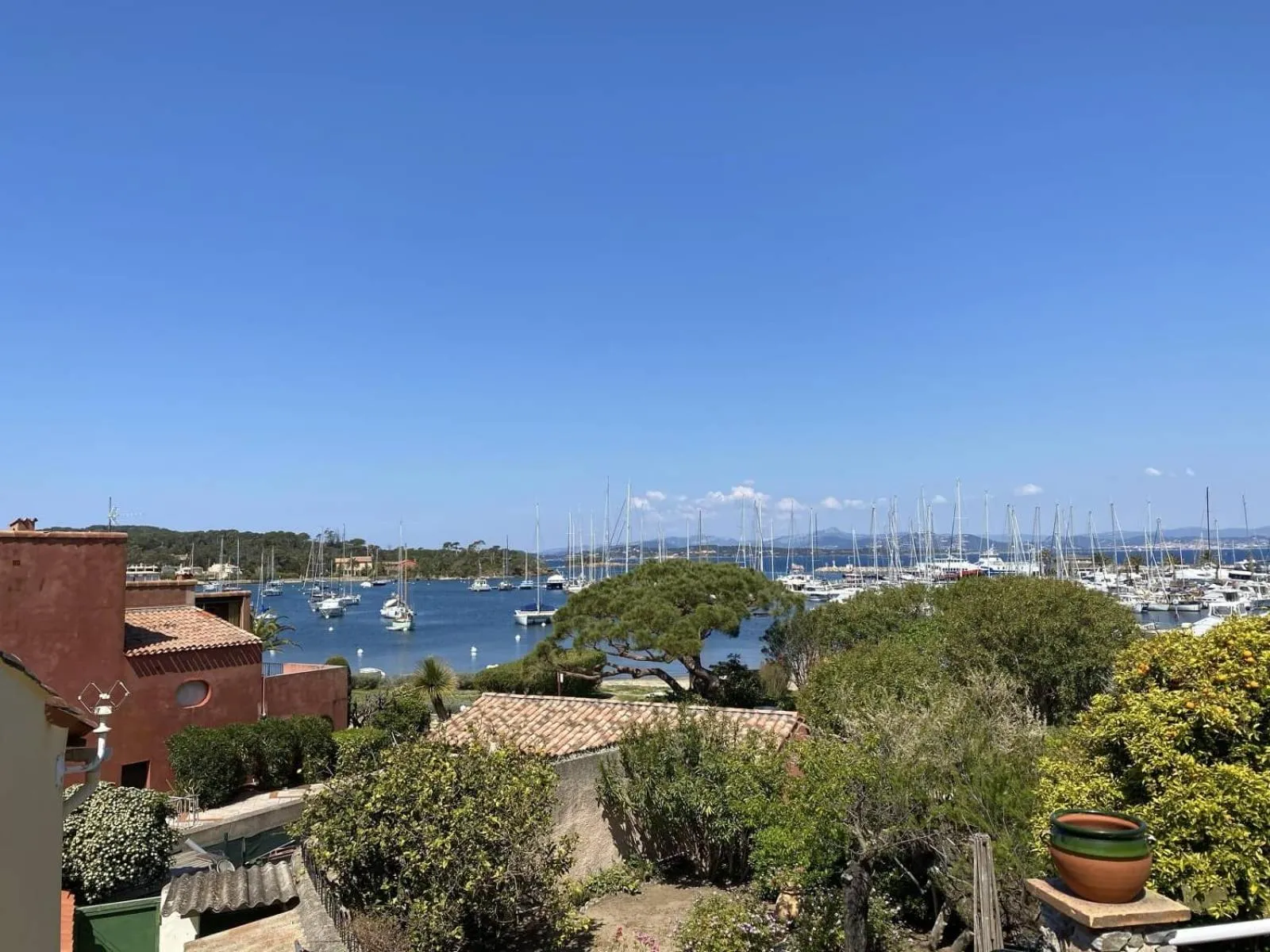 Sea view in L'Arche de Porquerolles