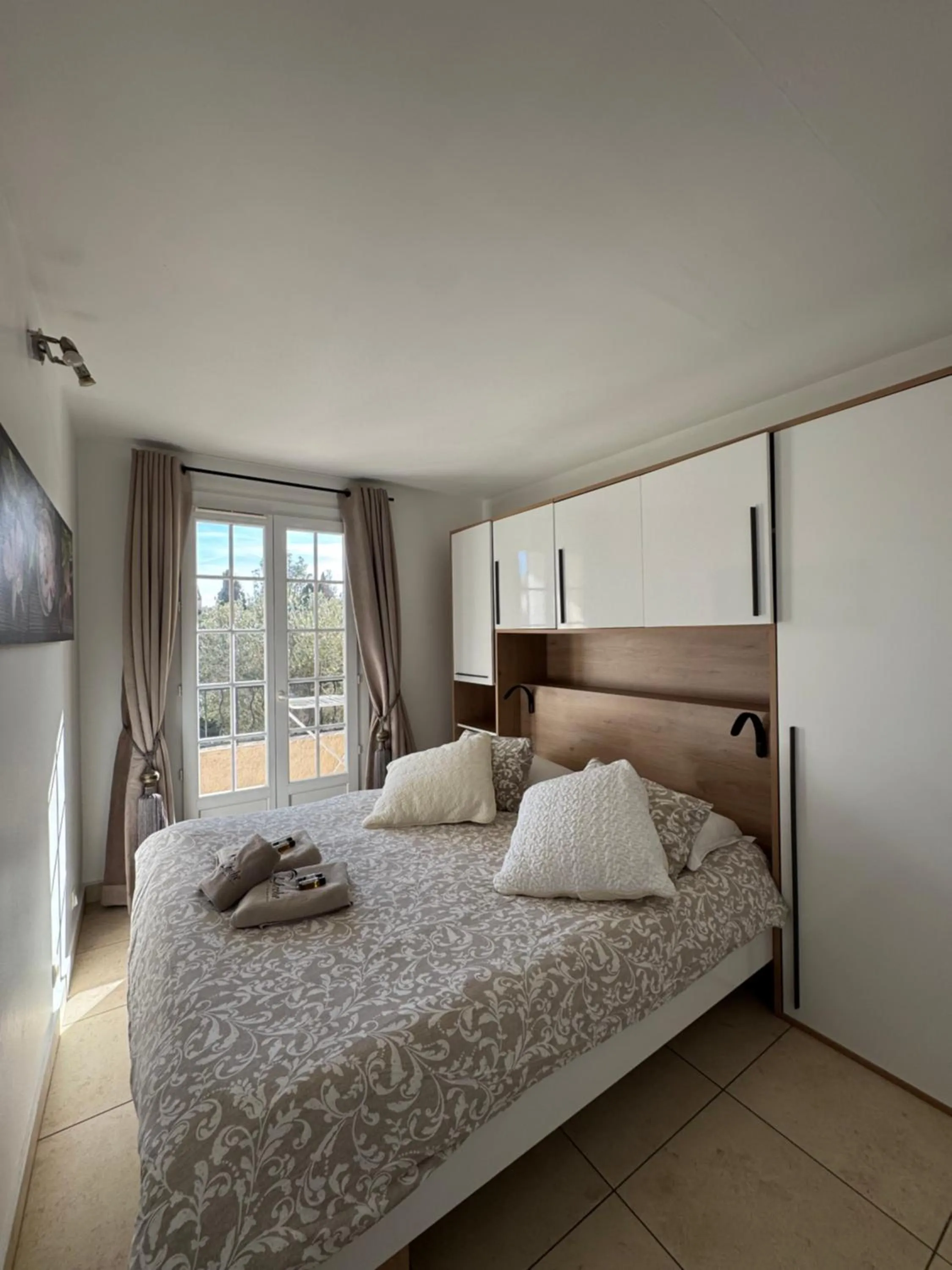 Bed in L'Arche de Porquerolles