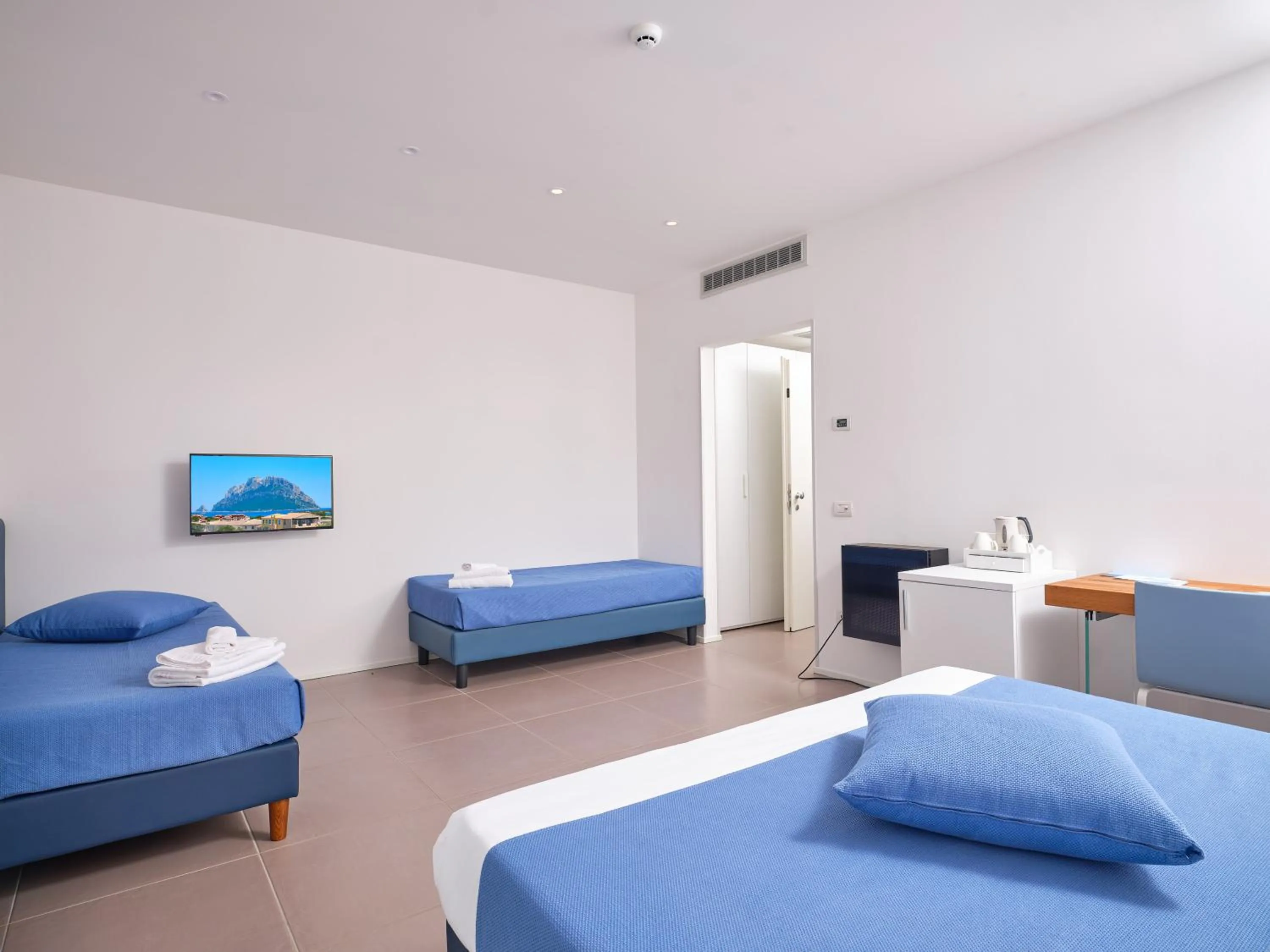 Bed in Felix Hotels - Hotel Residence Porto San Paolo