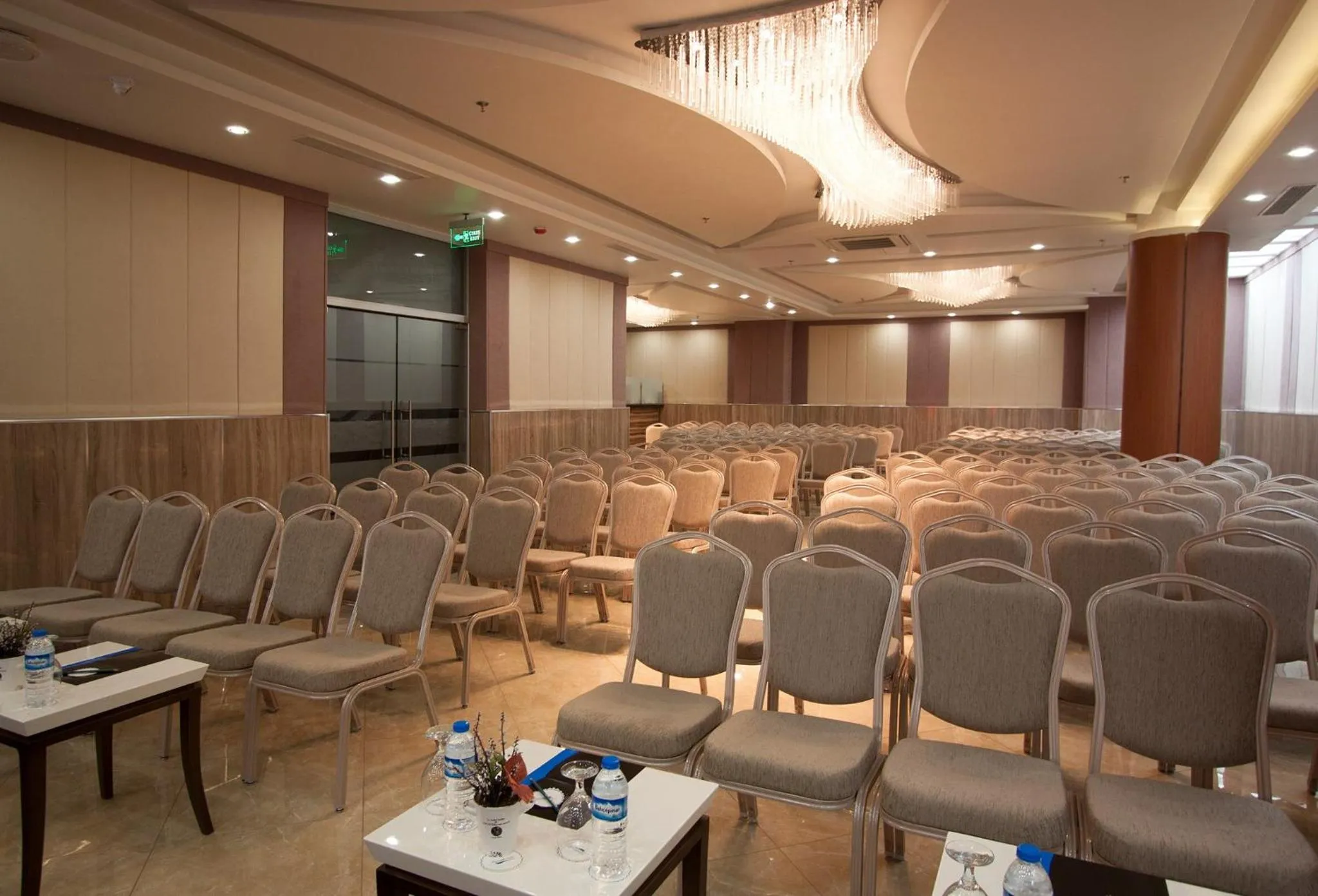Business facilities in Forum Suite Otel