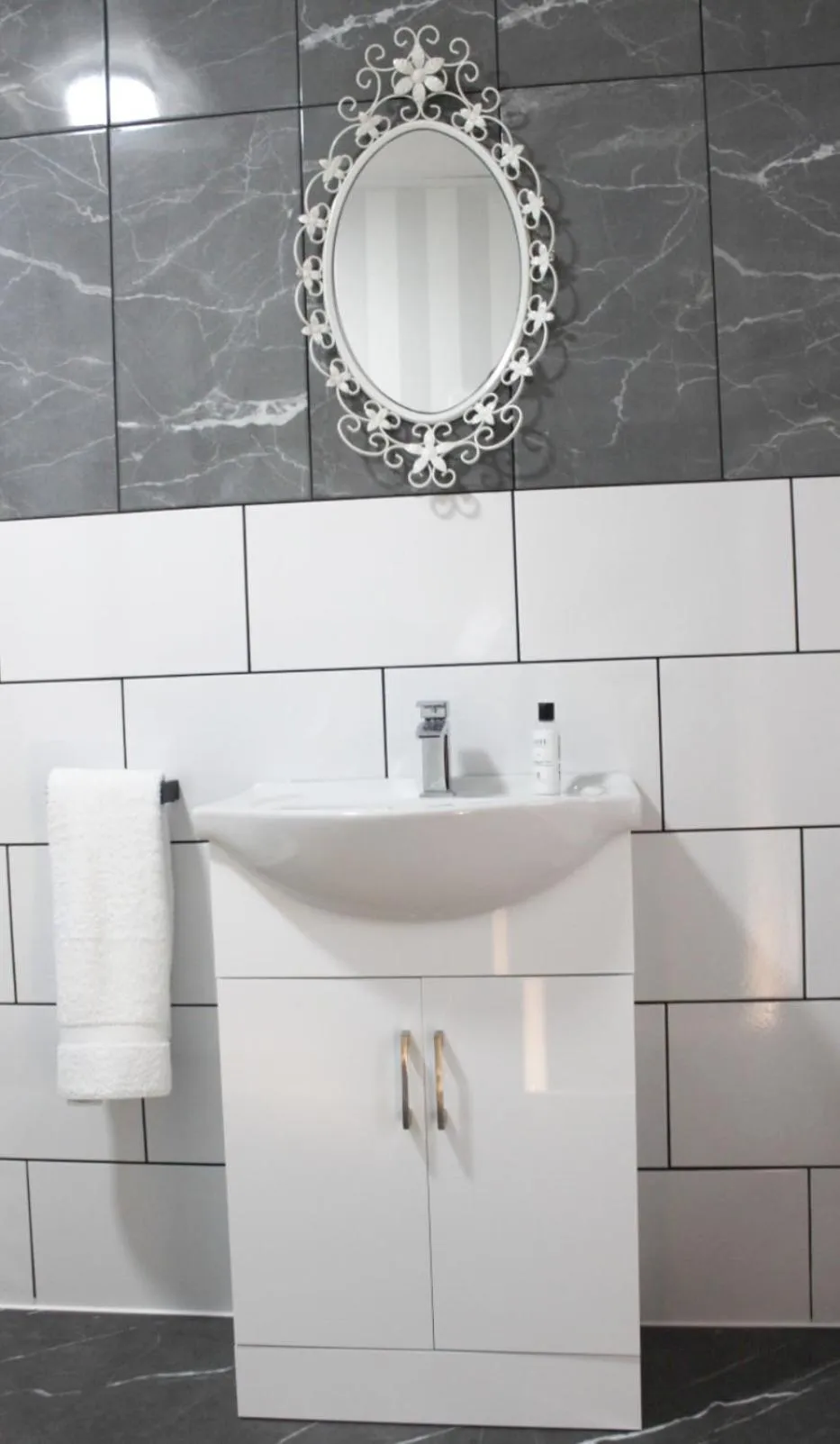 Bathroom in Argyle Guest House