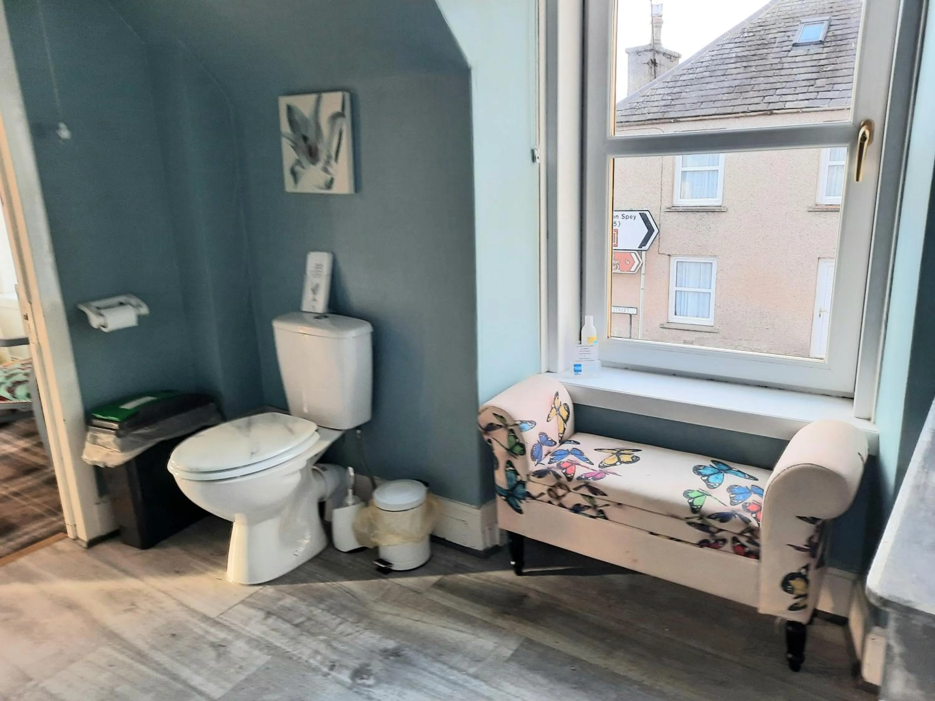 Toilet in Argyle Guest House