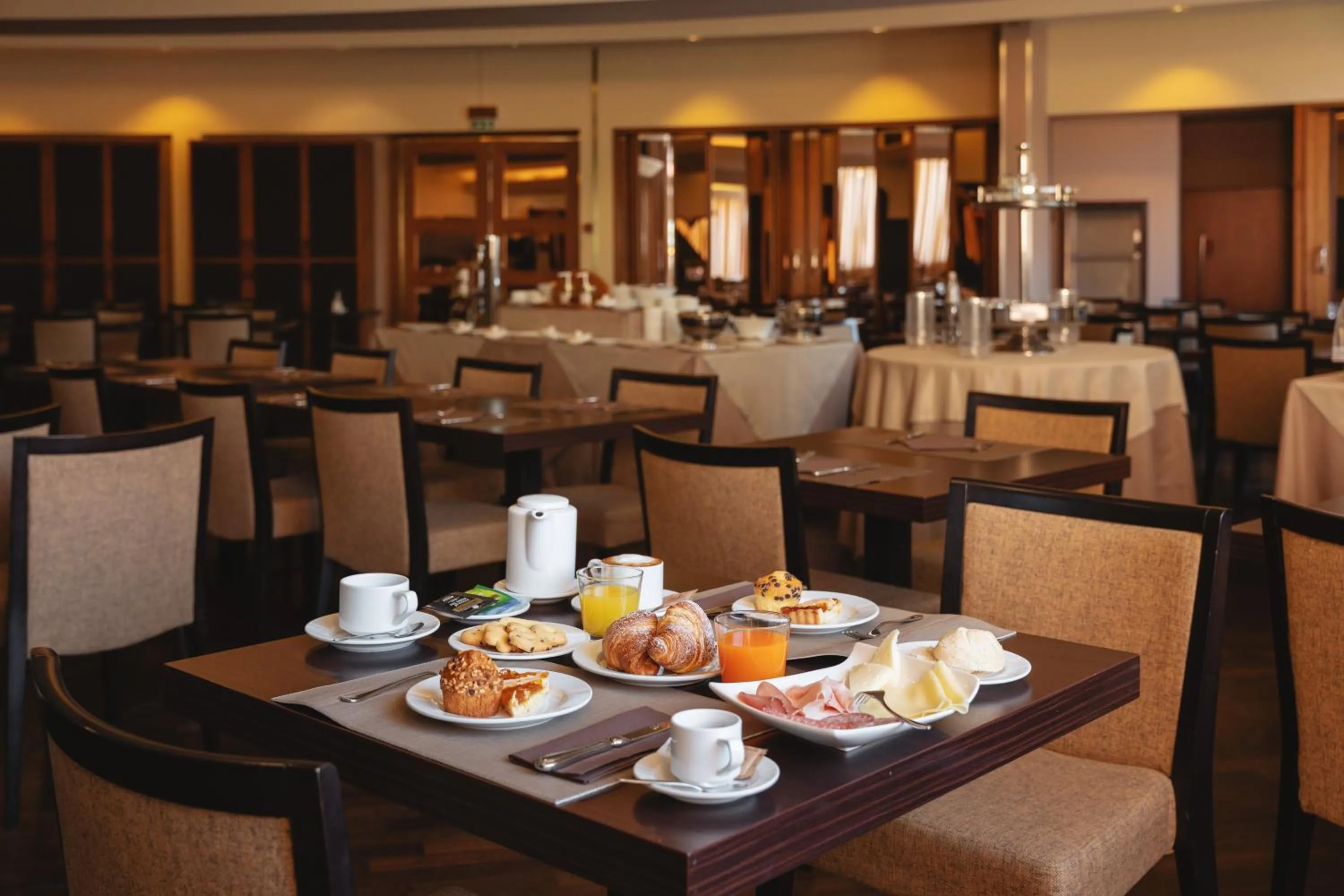 Restaurant/places to eat in Hotel Federico II