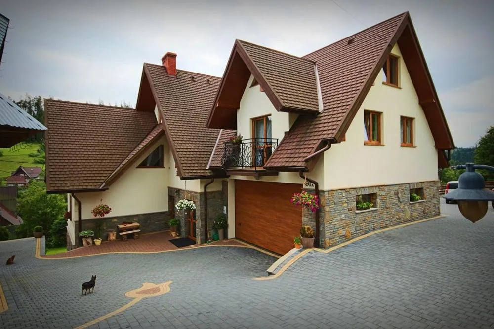Property building in Willa na Brzyzku