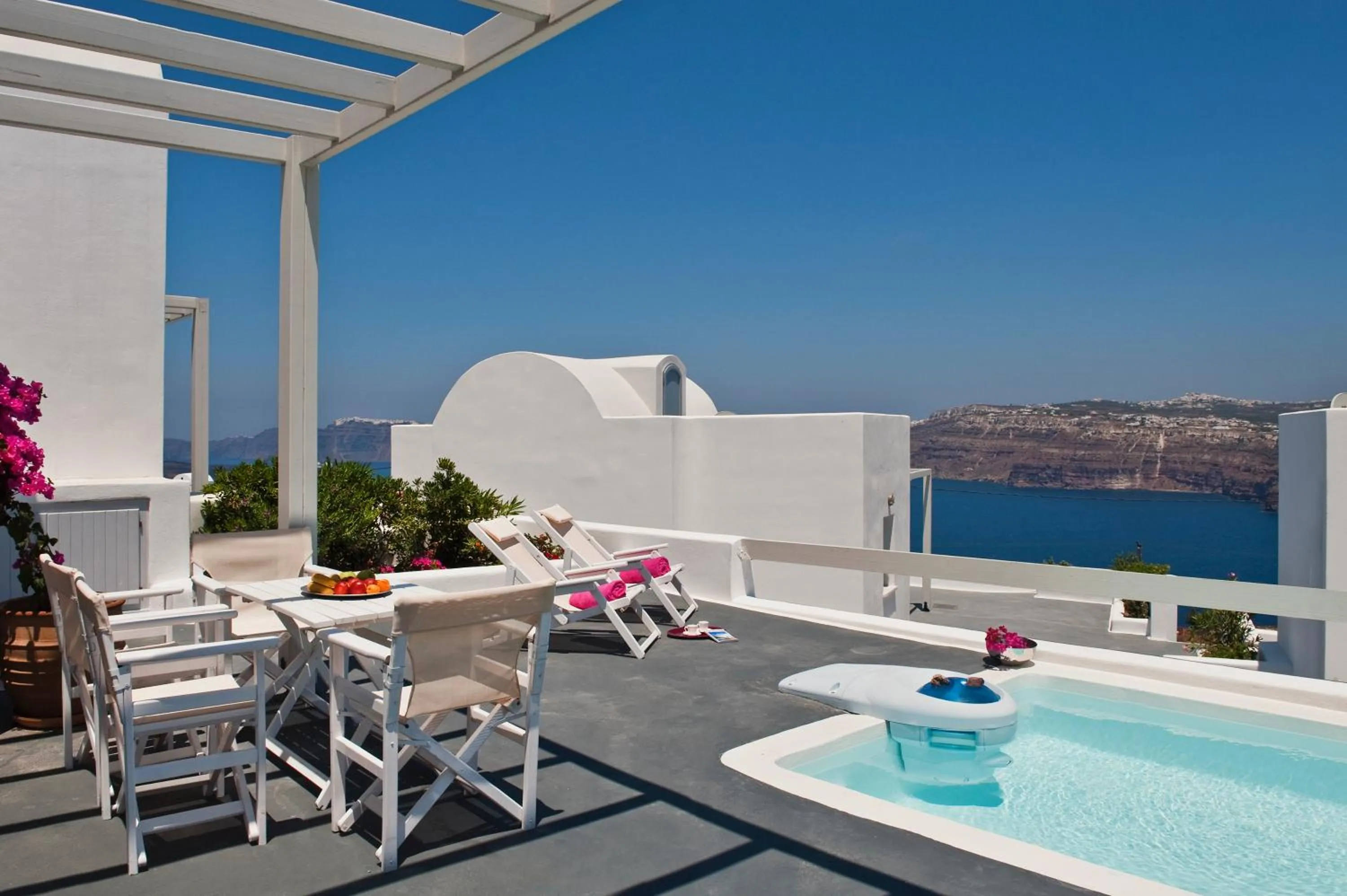 Balcony/Terrace in Aura Marina Apartments Santorini