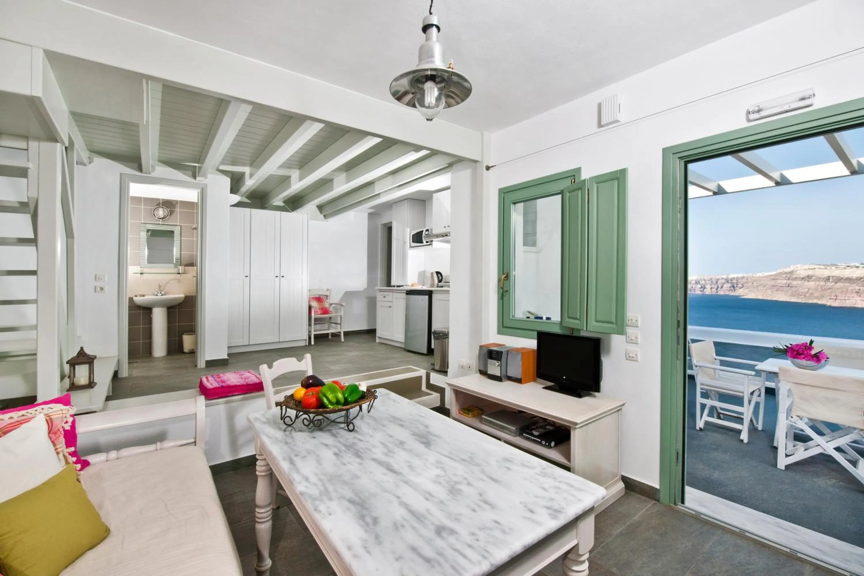 Patio in Aura Marina Apartments Santorini