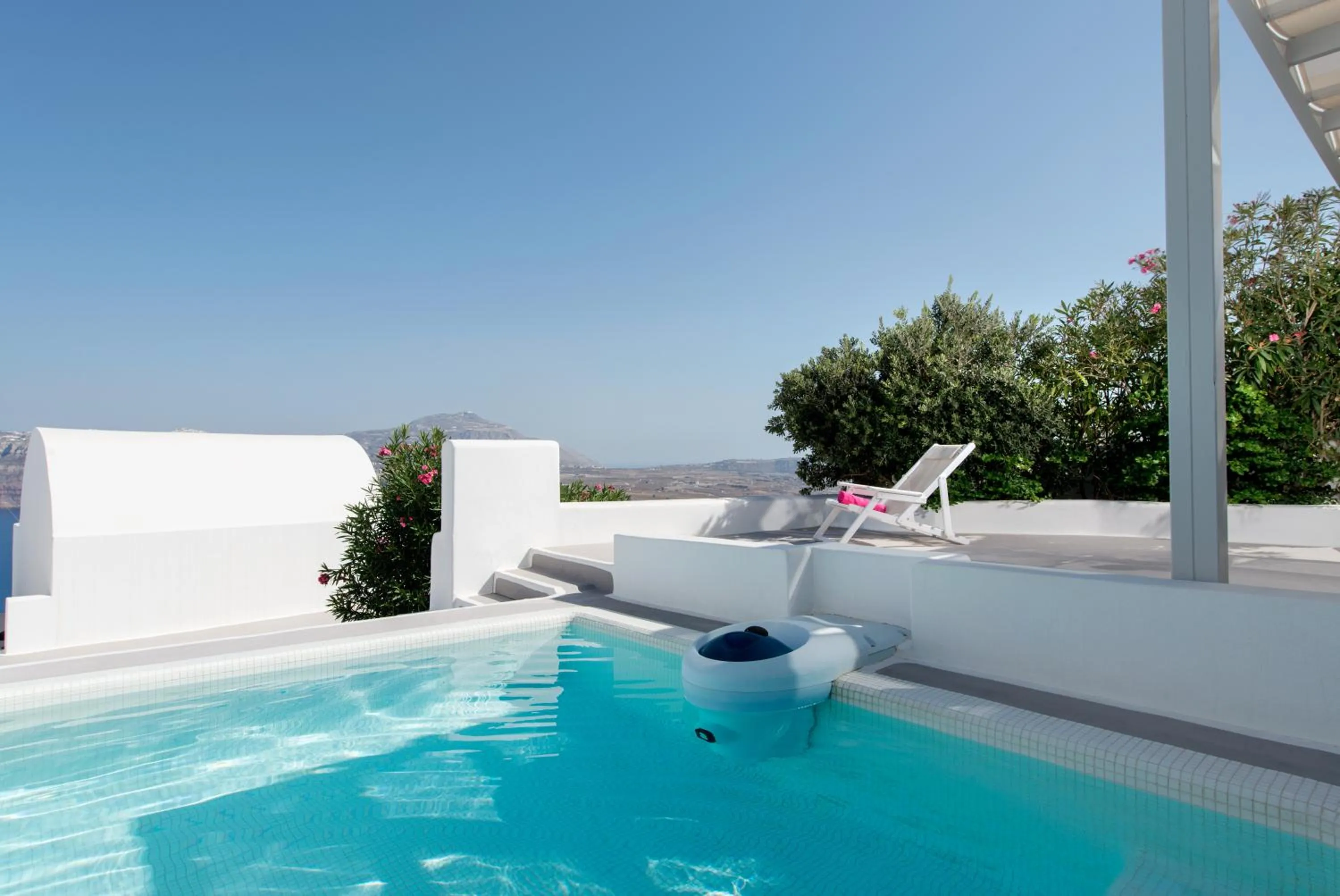 Patio in Aura Marina Apartments Santorini