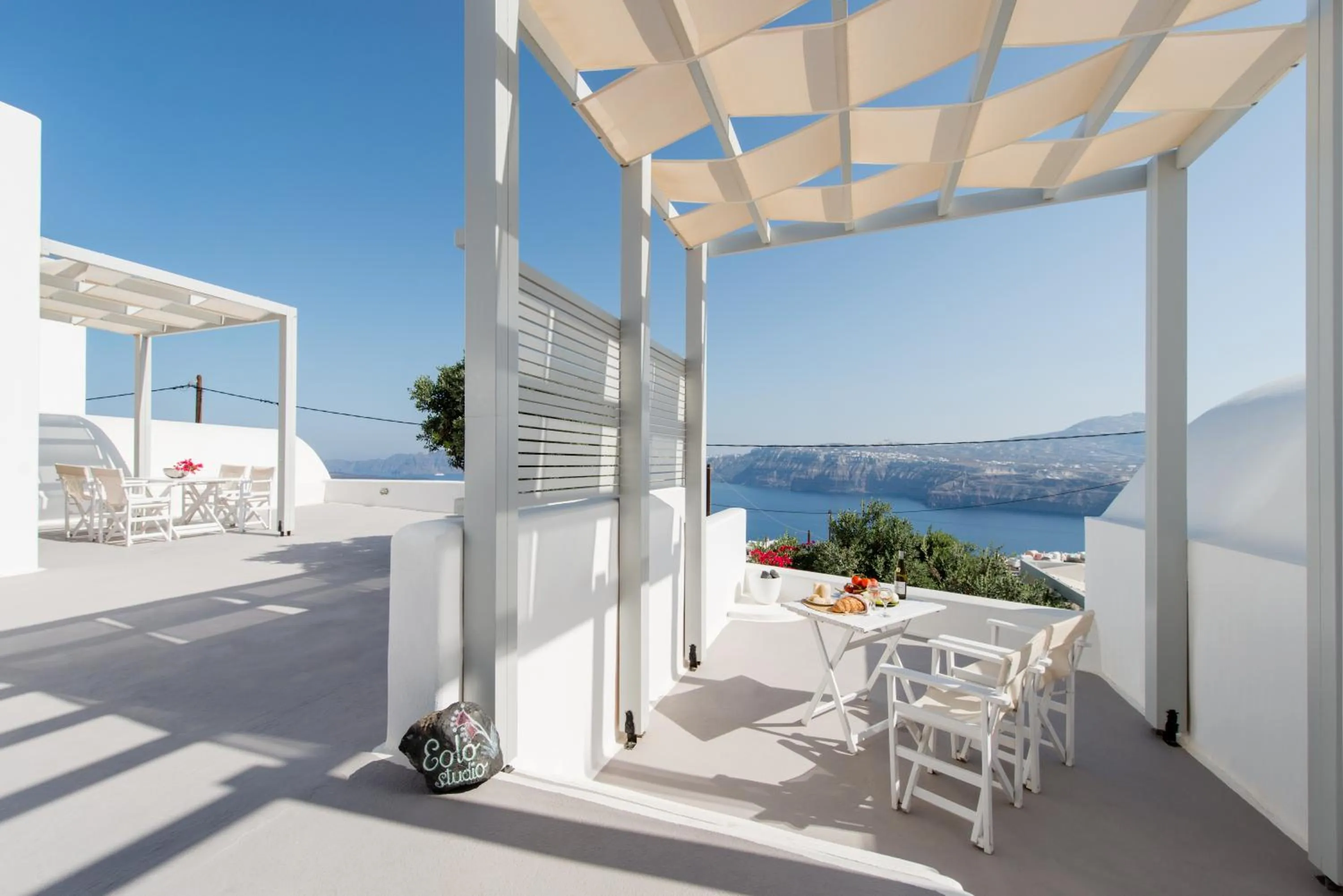 Patio in Aura Marina Apartments Santorini