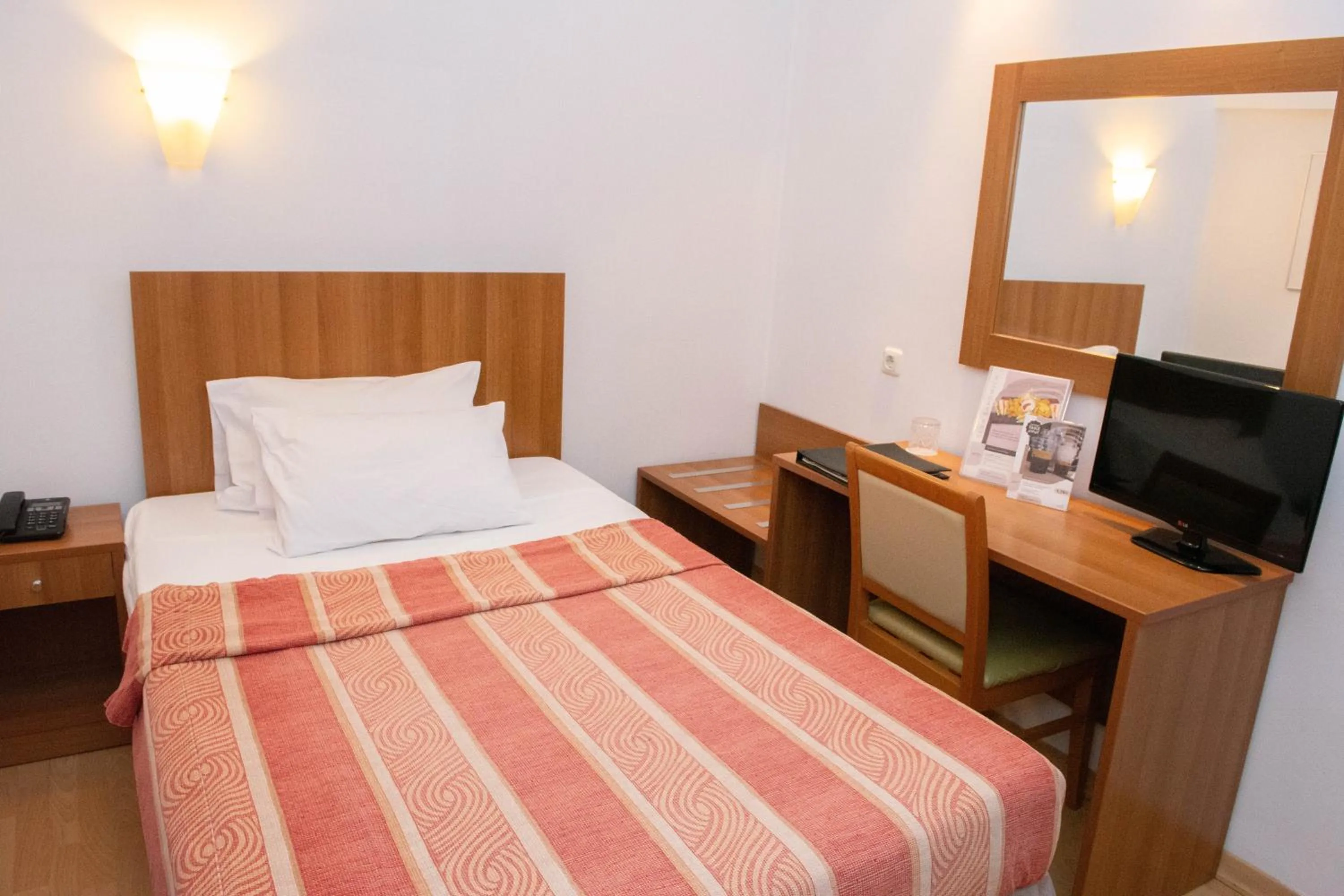 TV and multimedia, Bed in Leto Boutique Hotel Agrinio