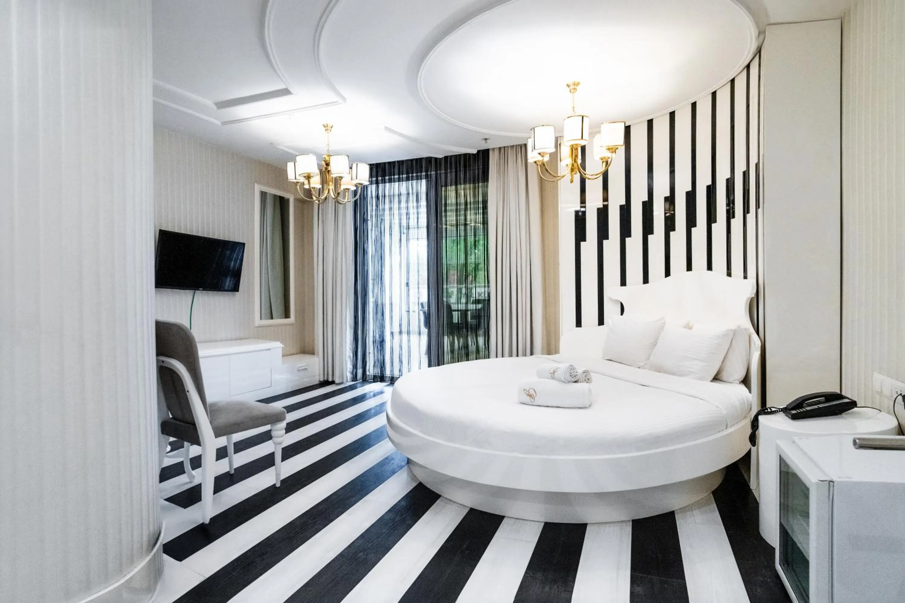 Photo of the whole room in Golden Pars Hotel