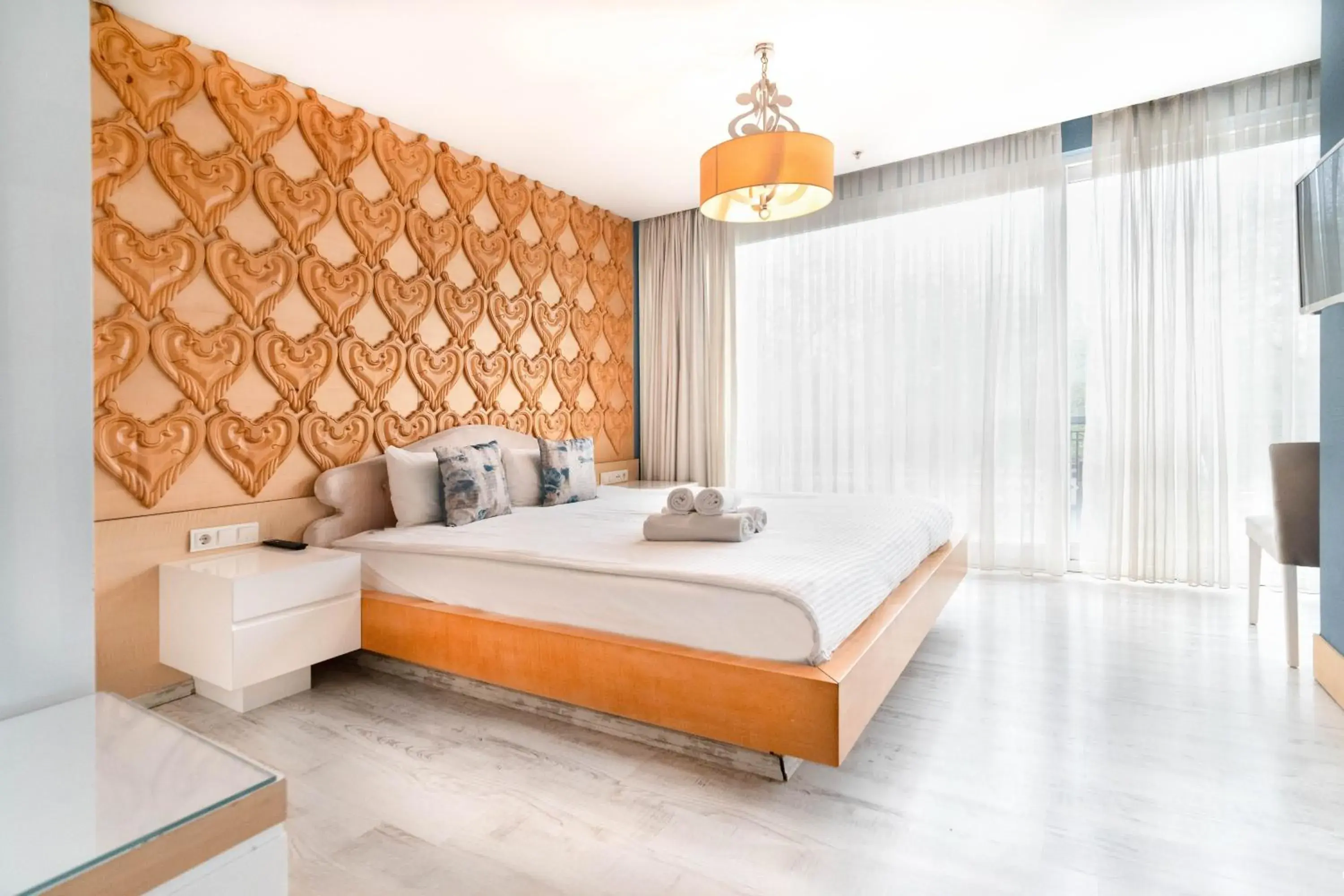 Photo of the whole room, Bed in Golden Pars Hotel Photo of the whole room, Bed in Golden Pars Hotel