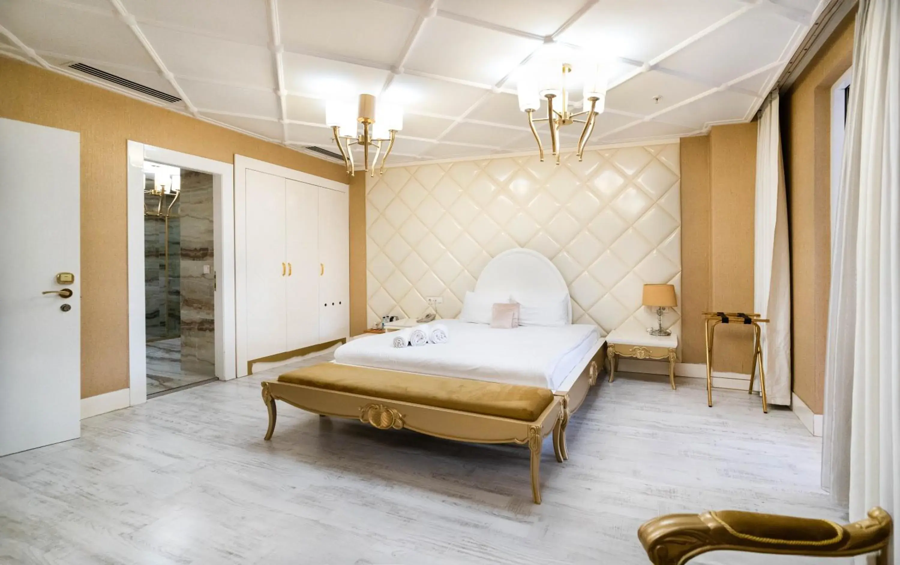 Photo of the whole room, Bed in Golden Pars Hotel Photo of the whole room, Bed in Golden Pars Hotel