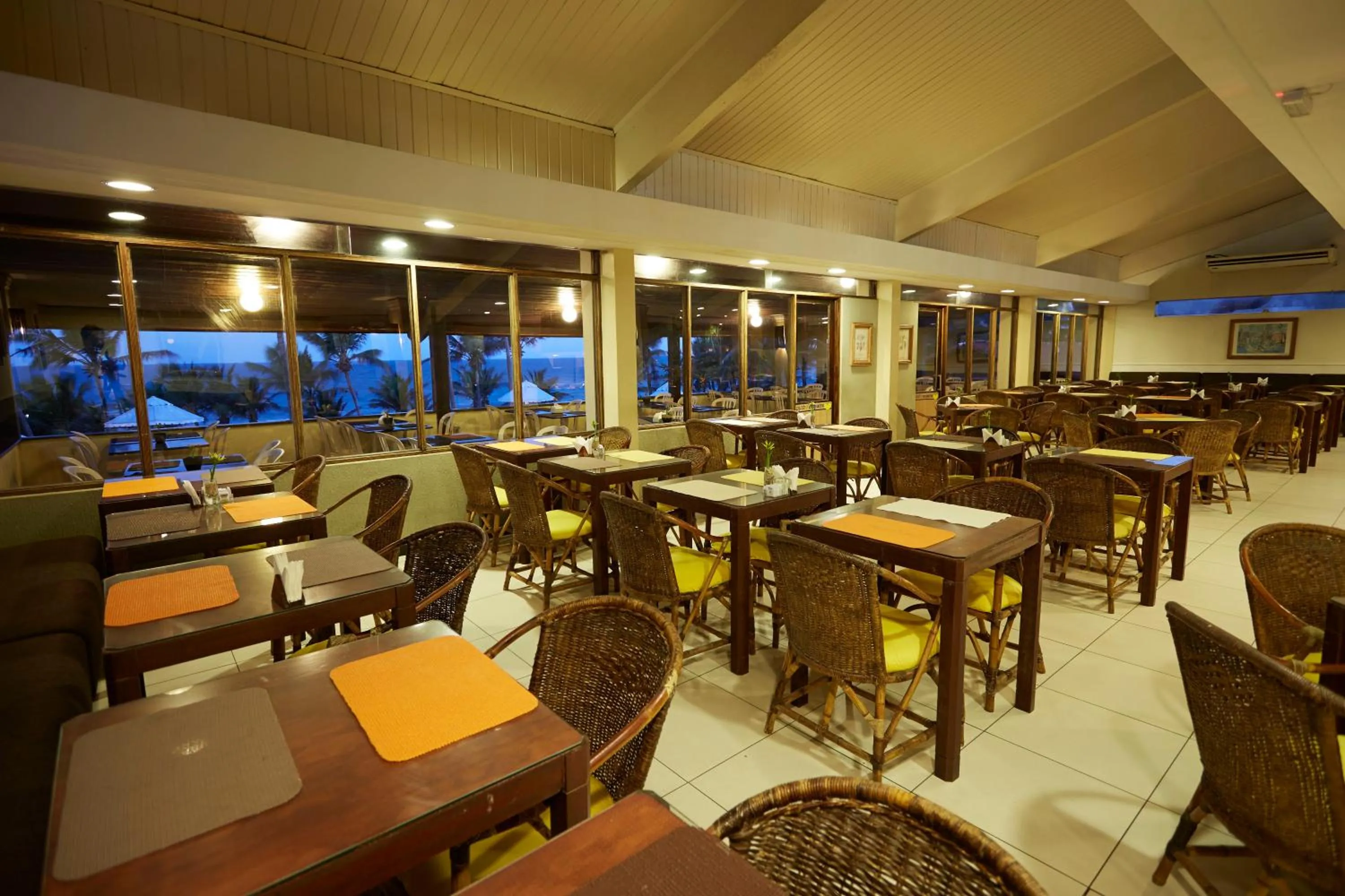 Restaurant/places to eat in Hotel Marsol Beach Resort