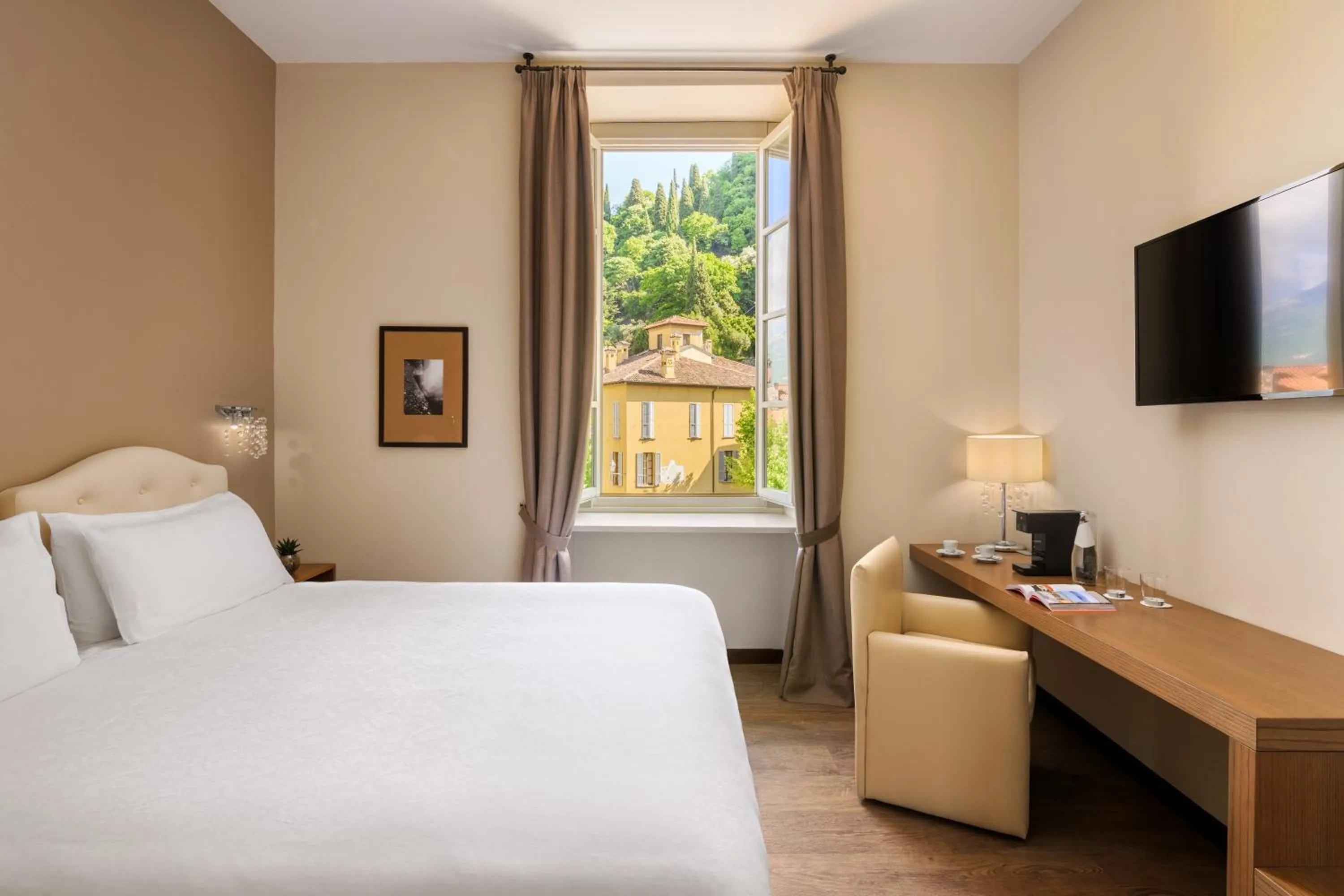 Bedroom, Bed in Hotel Royal Victoria, by R Collection Hotels