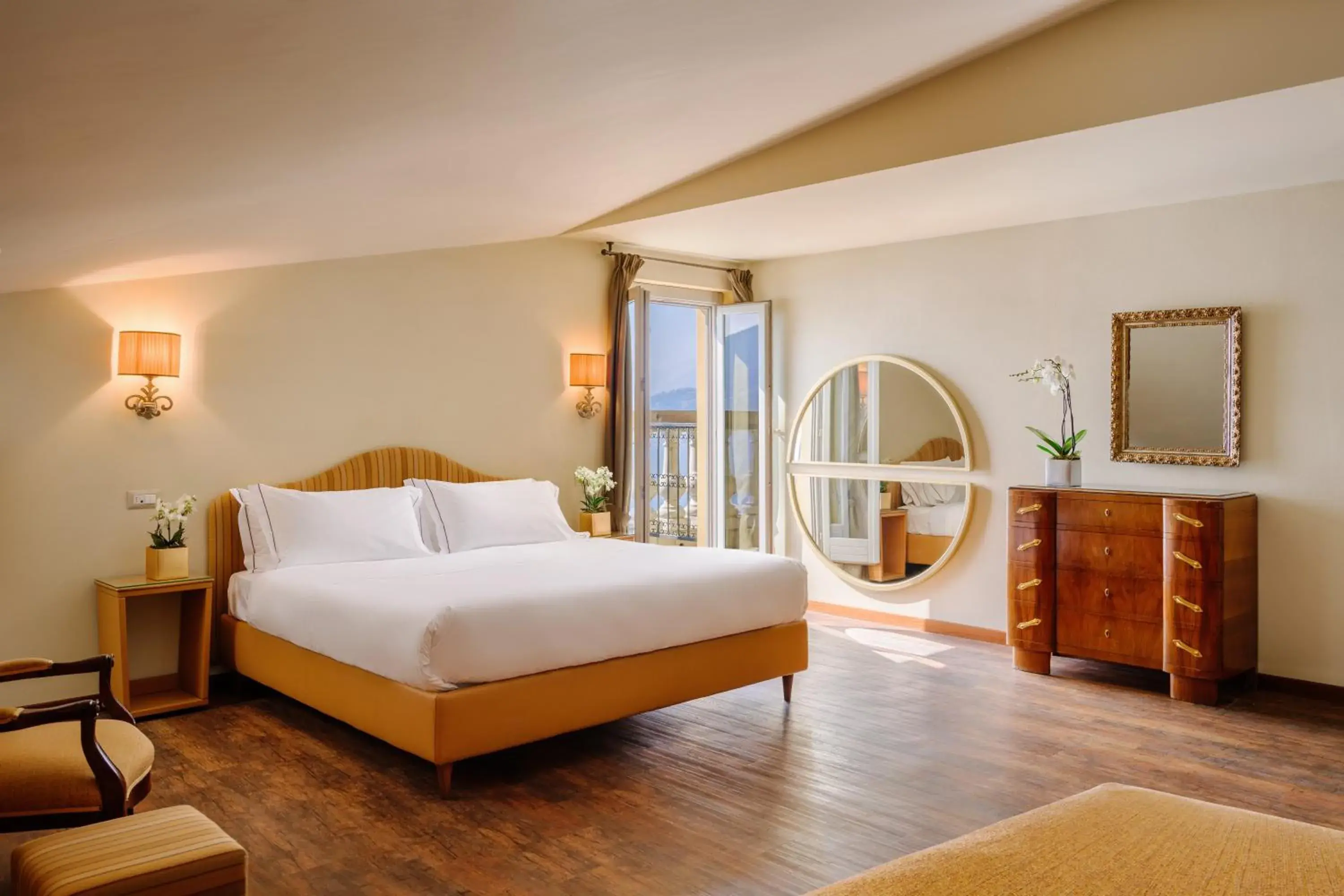 Junior Suite with Lake View and balcony in Hotel Royal Victoria, by R Collection Hotels Junior Suite with Lake View and balcony in Hotel Royal Victoria, by R Collection Hotels