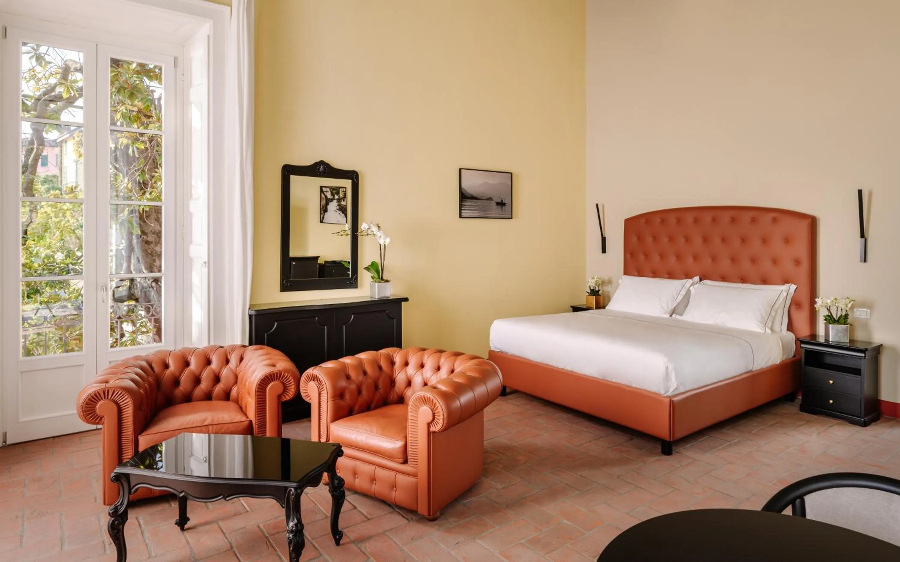 Living room, Bed in Hotel Royal Victoria, by R Collection Hotels