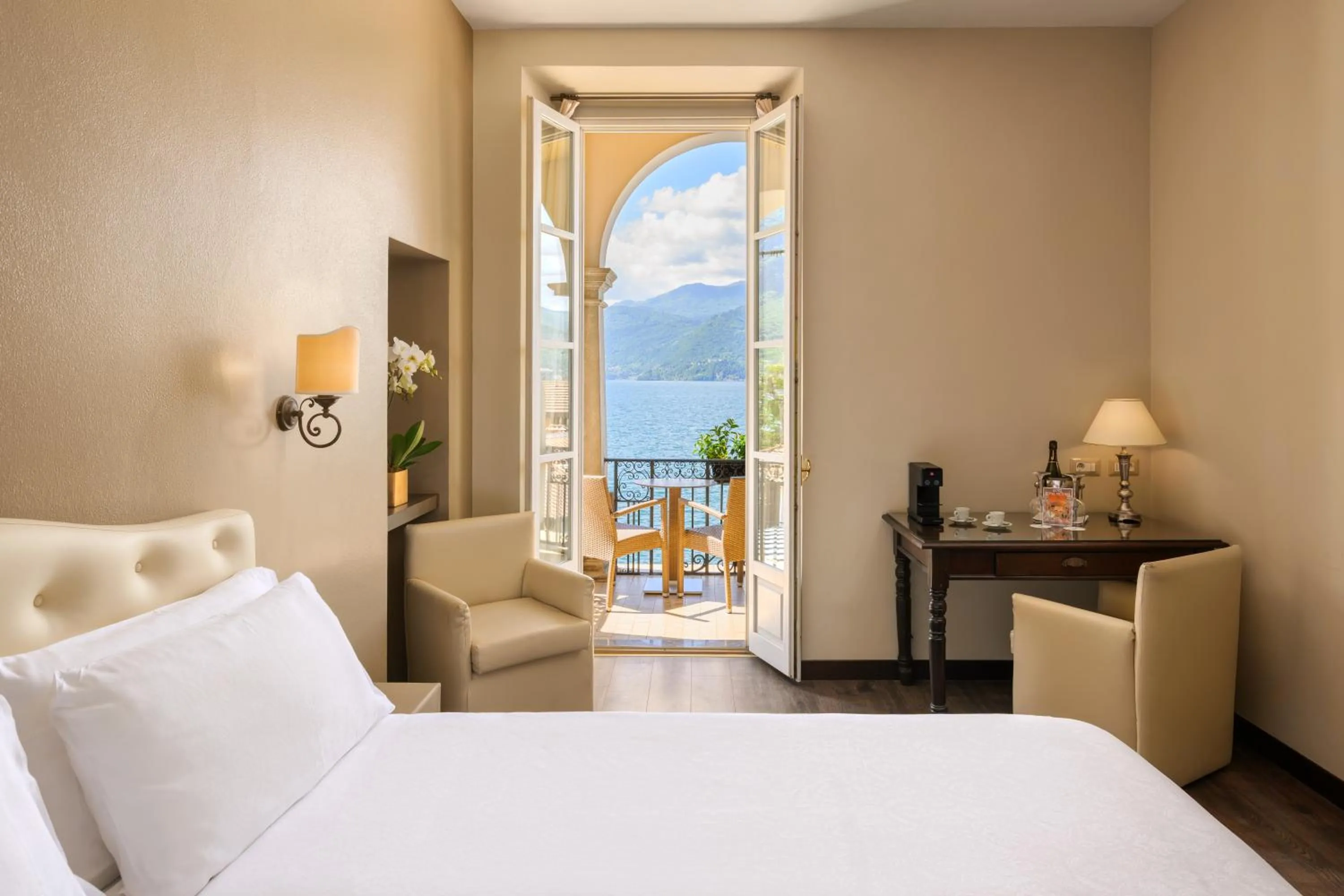 Bedroom, Bed in Hotel Royal Victoria, by R Collection Hotels