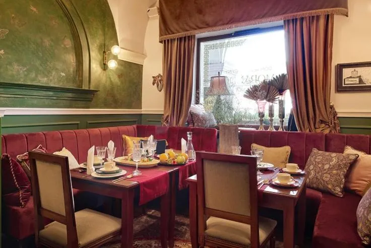 Restaurant/places to eat in Morando