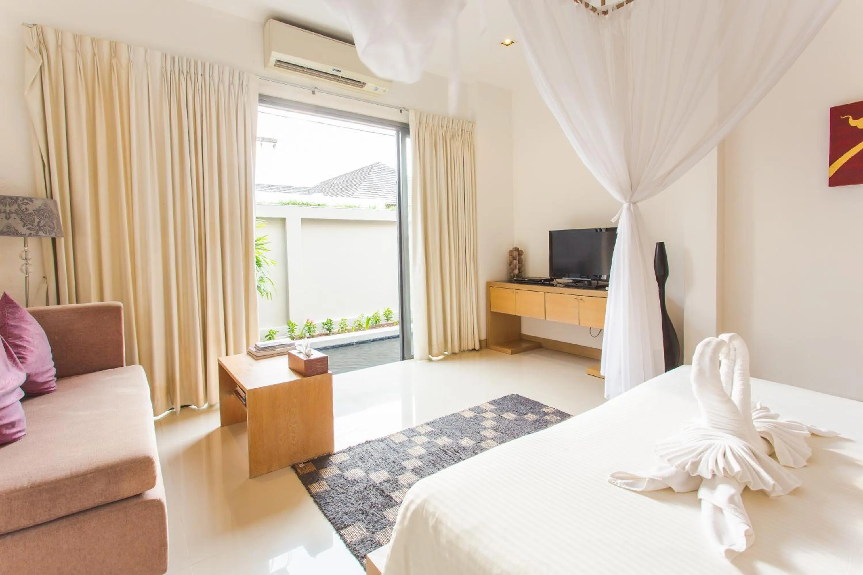 Photo of the whole room, Bed in Honeymooner Pool Villa@Seastone