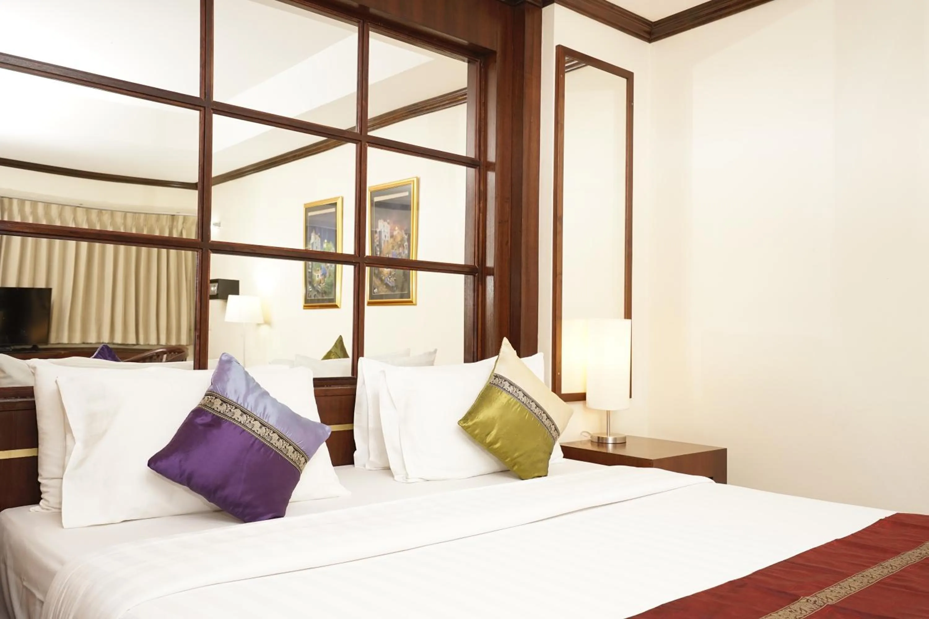 Bed in Grand Business Inn