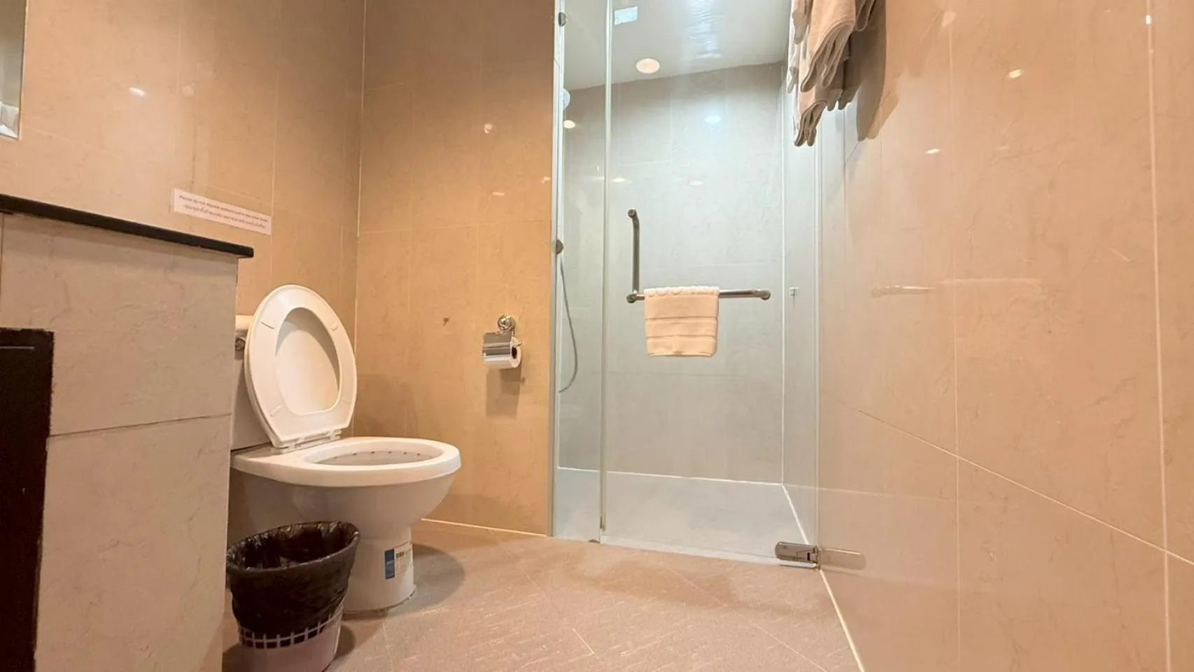 Shower in Grand Business Inn