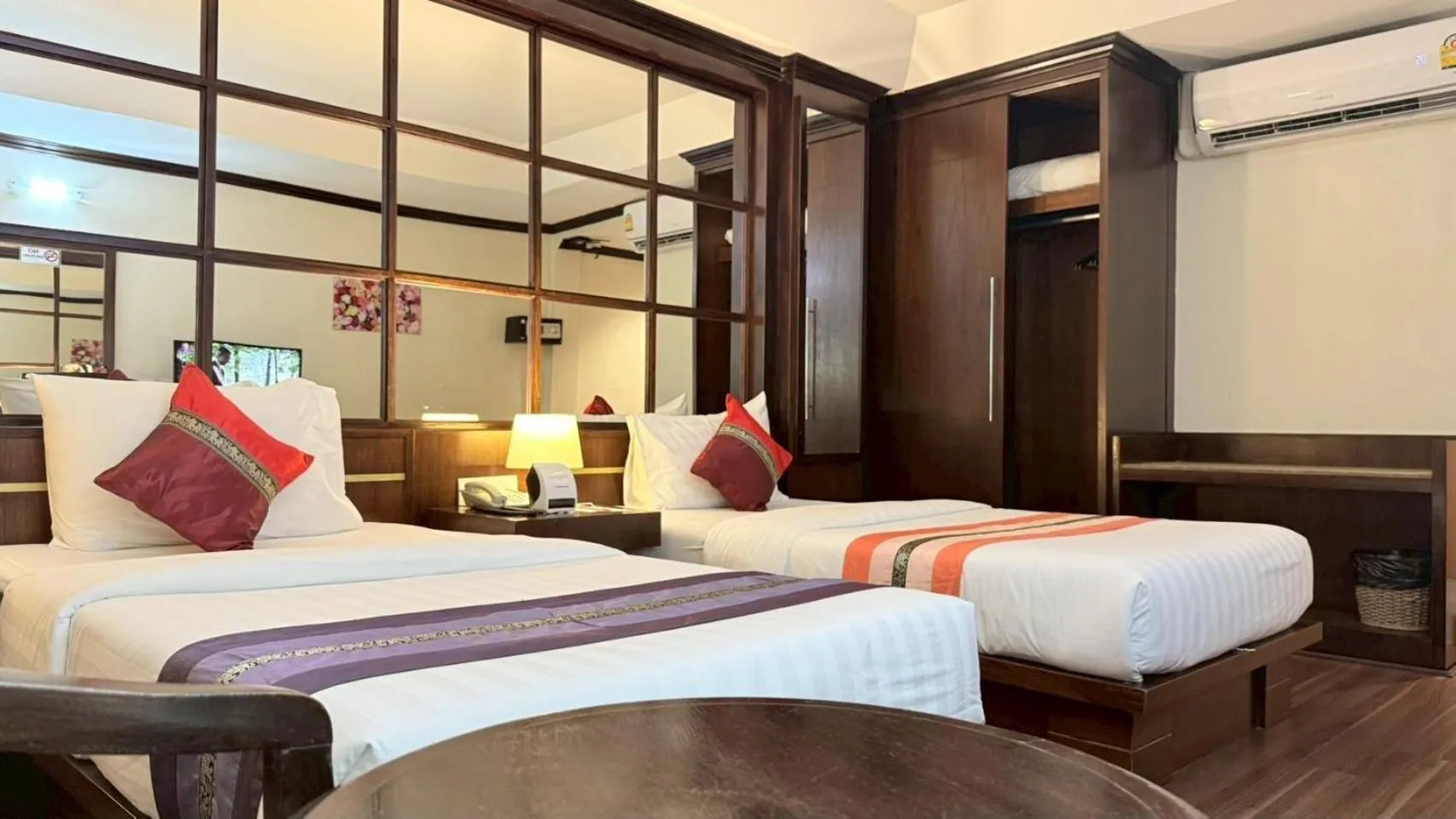 Bed in Grand Business Inn