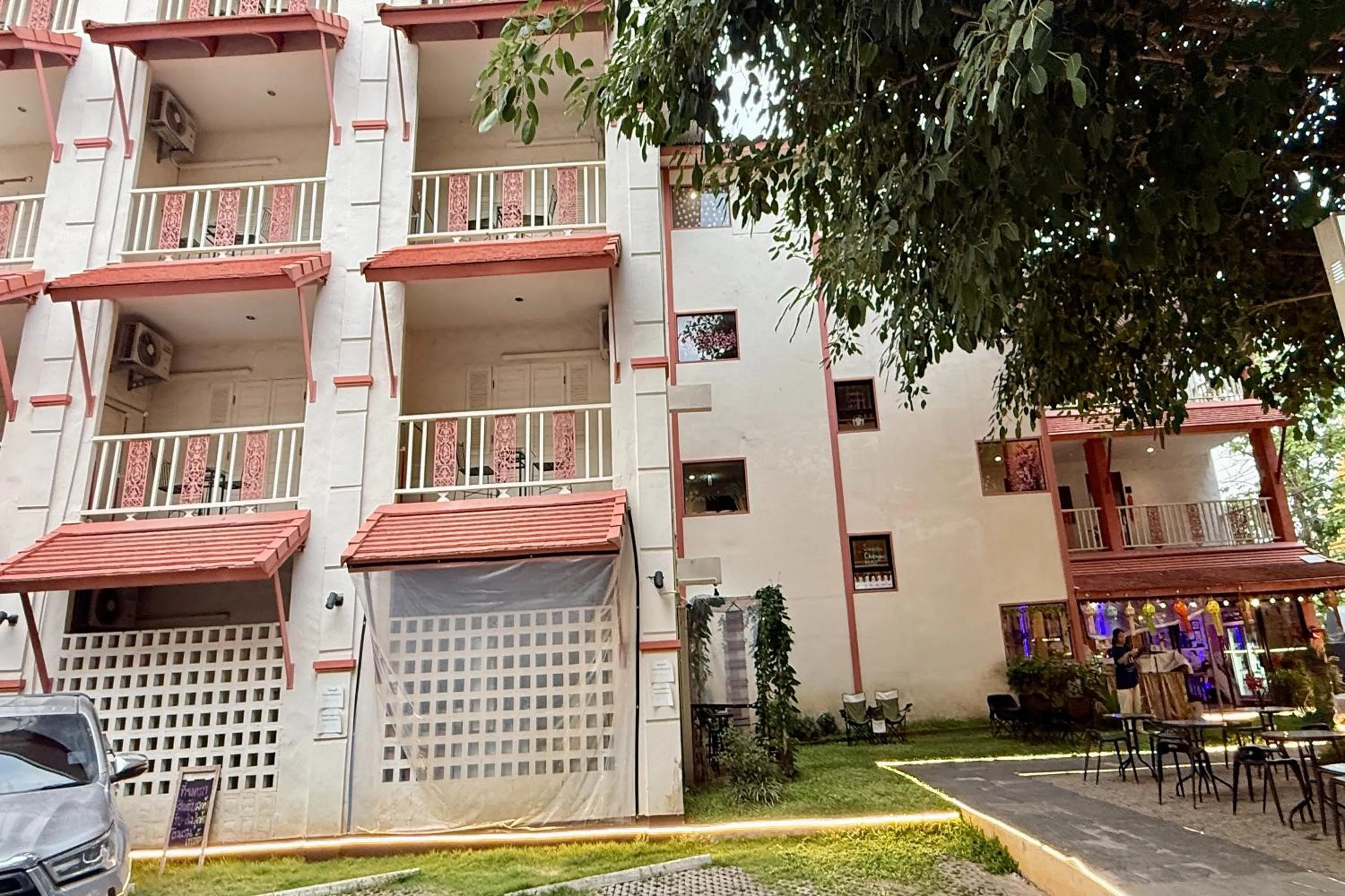 Property building in Sabaidee Chiangmai Hotel