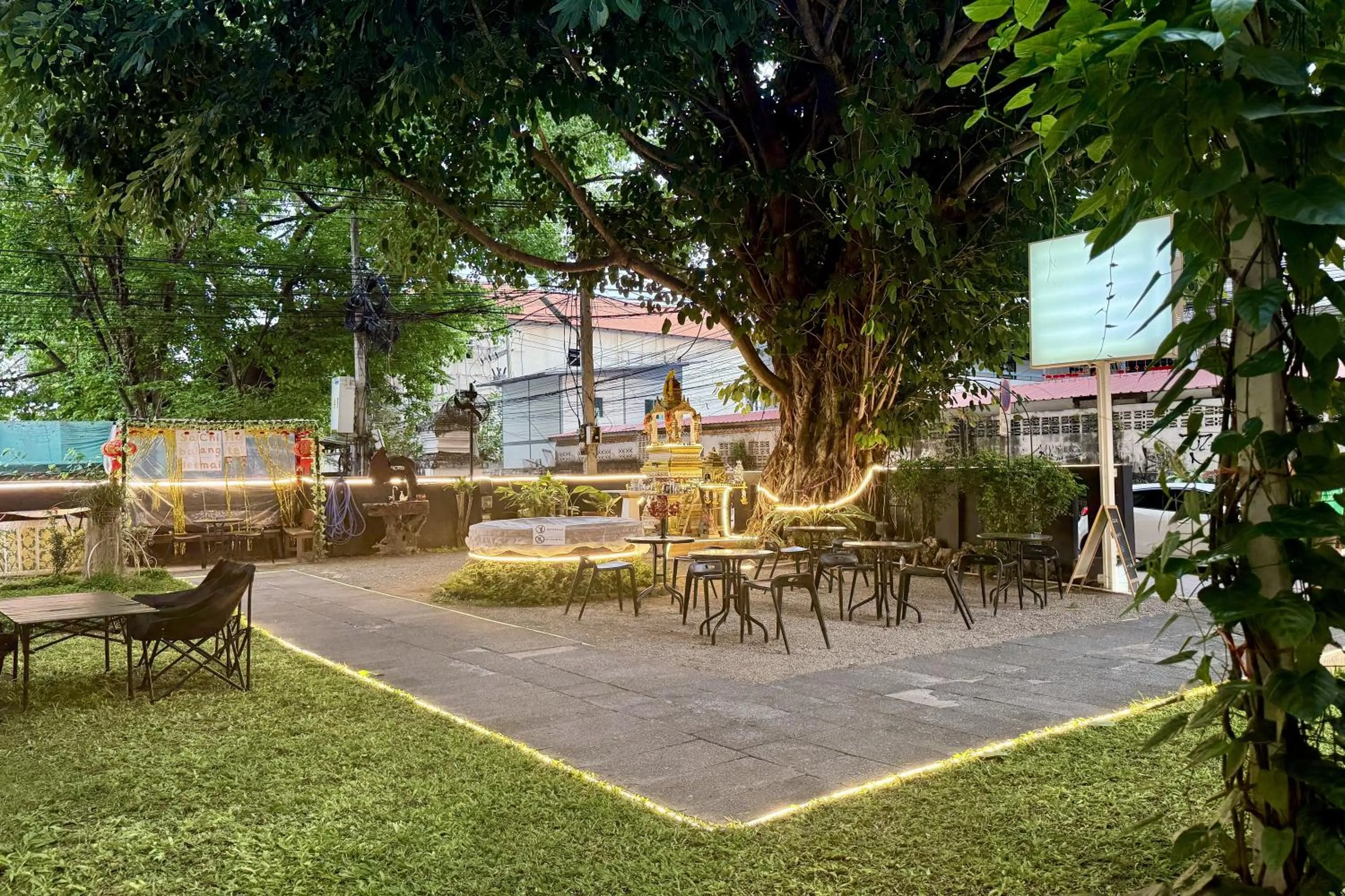 Property building in Sabaidee Chiangmai Hotel