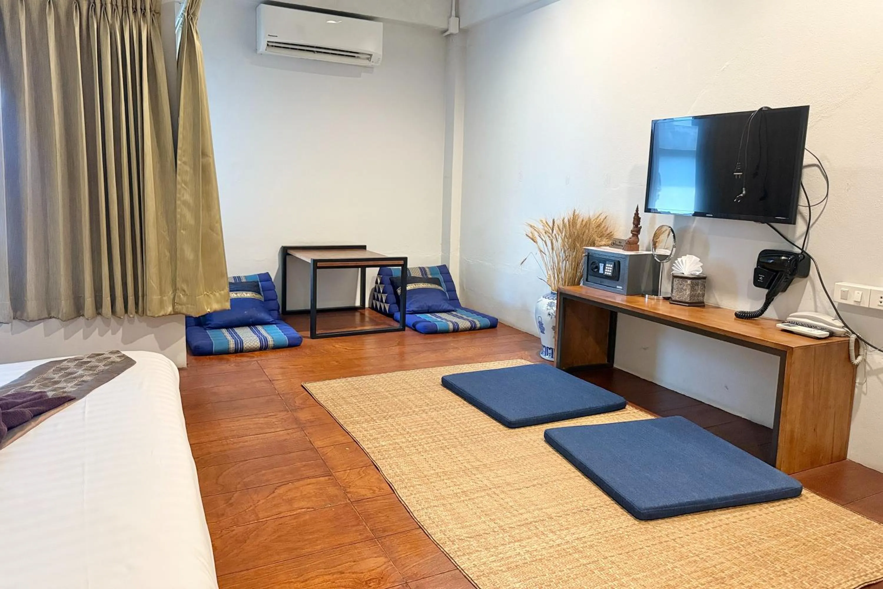 Bedroom, Bed in Sabaidee Chiangmai Hotel