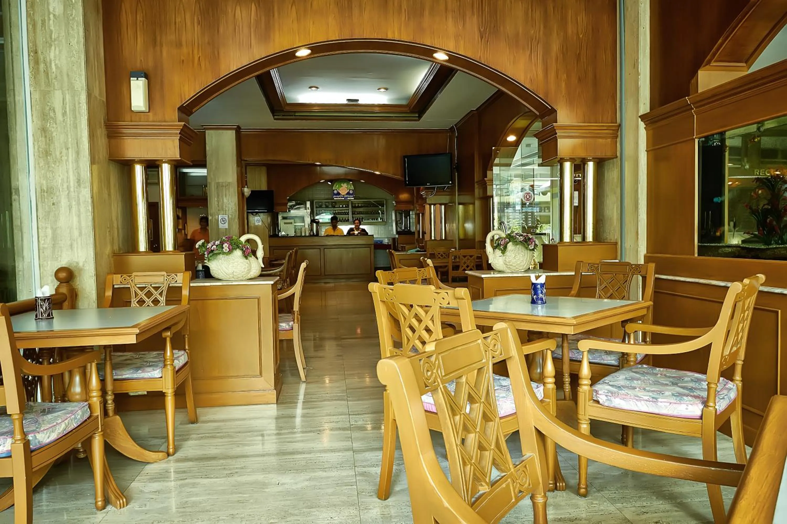 Restaurant/places to eat in Kosit Hotel