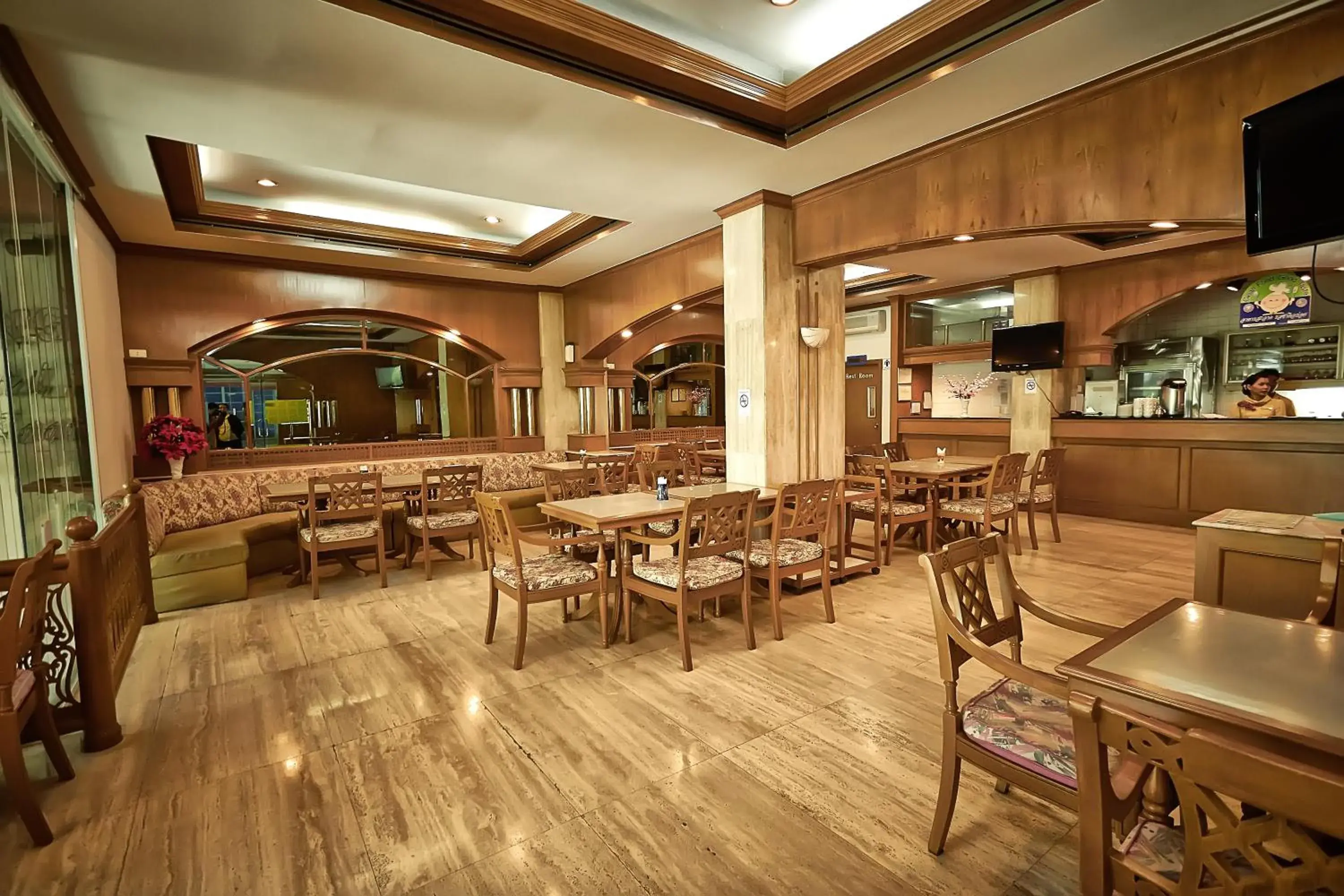 Lounge or bar in Kosit Hotel Lounge or bar in Kosit Hotel