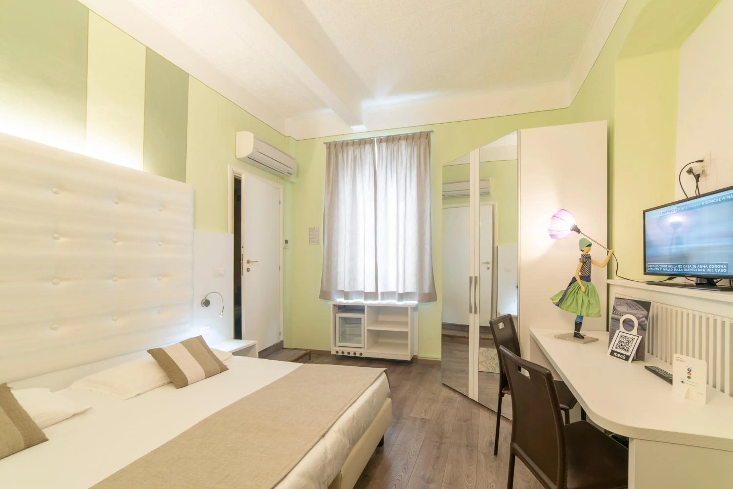 Bedroom, Bed in Albergo Pesce D'oro