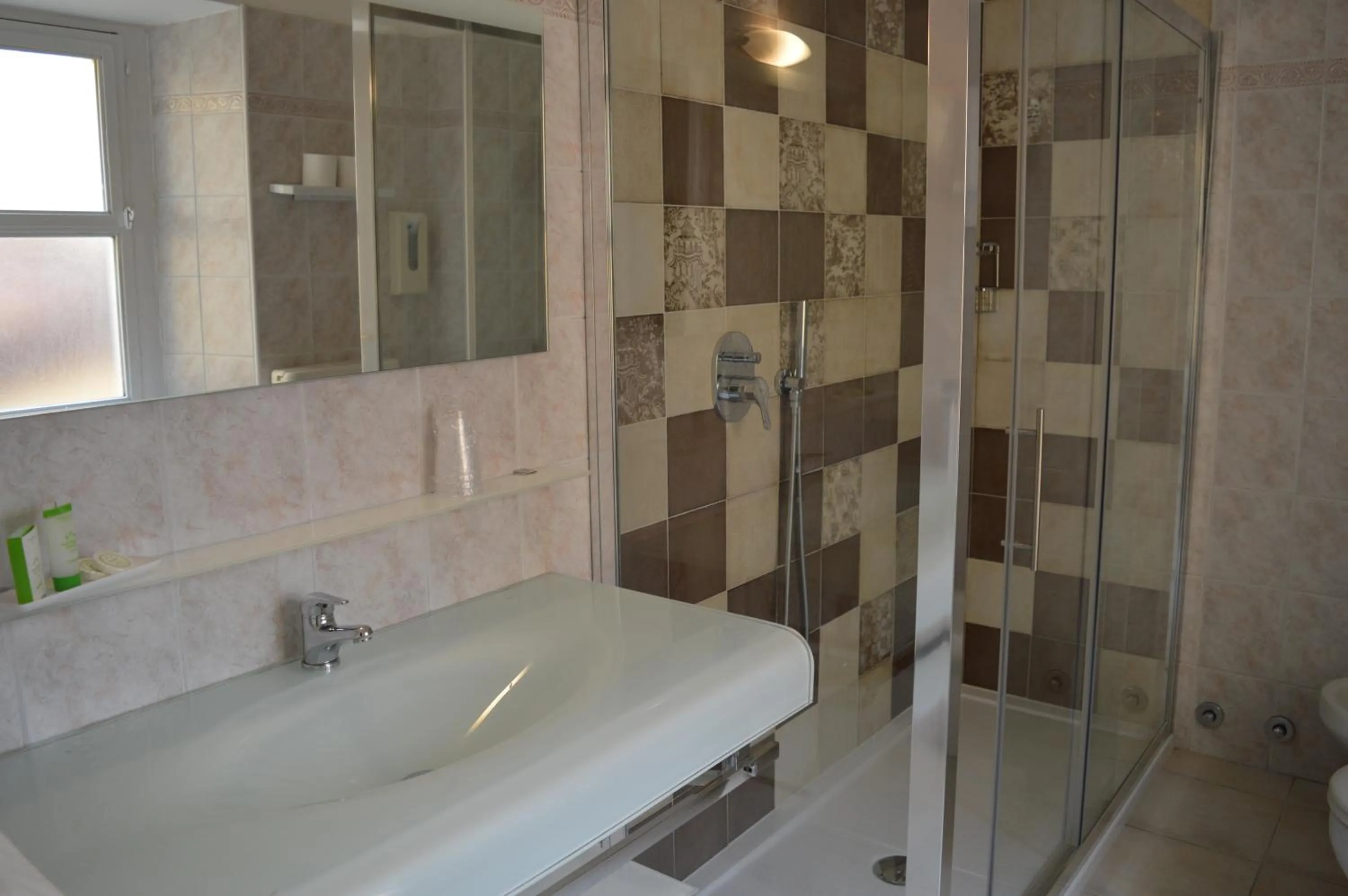 Bathroom in Albergo Pesce D'oro