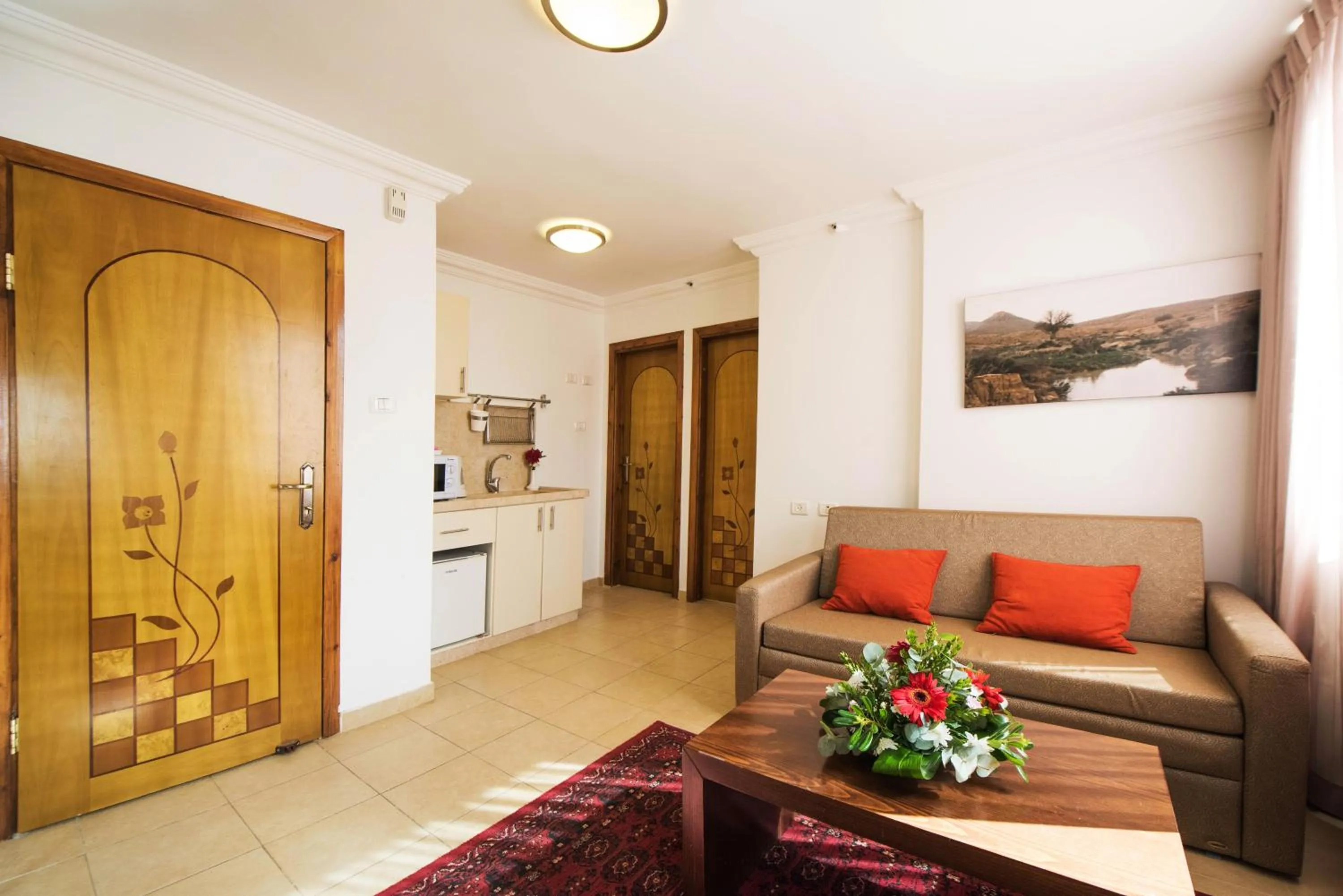 Living room in Ramon Suites by Smart Hotels