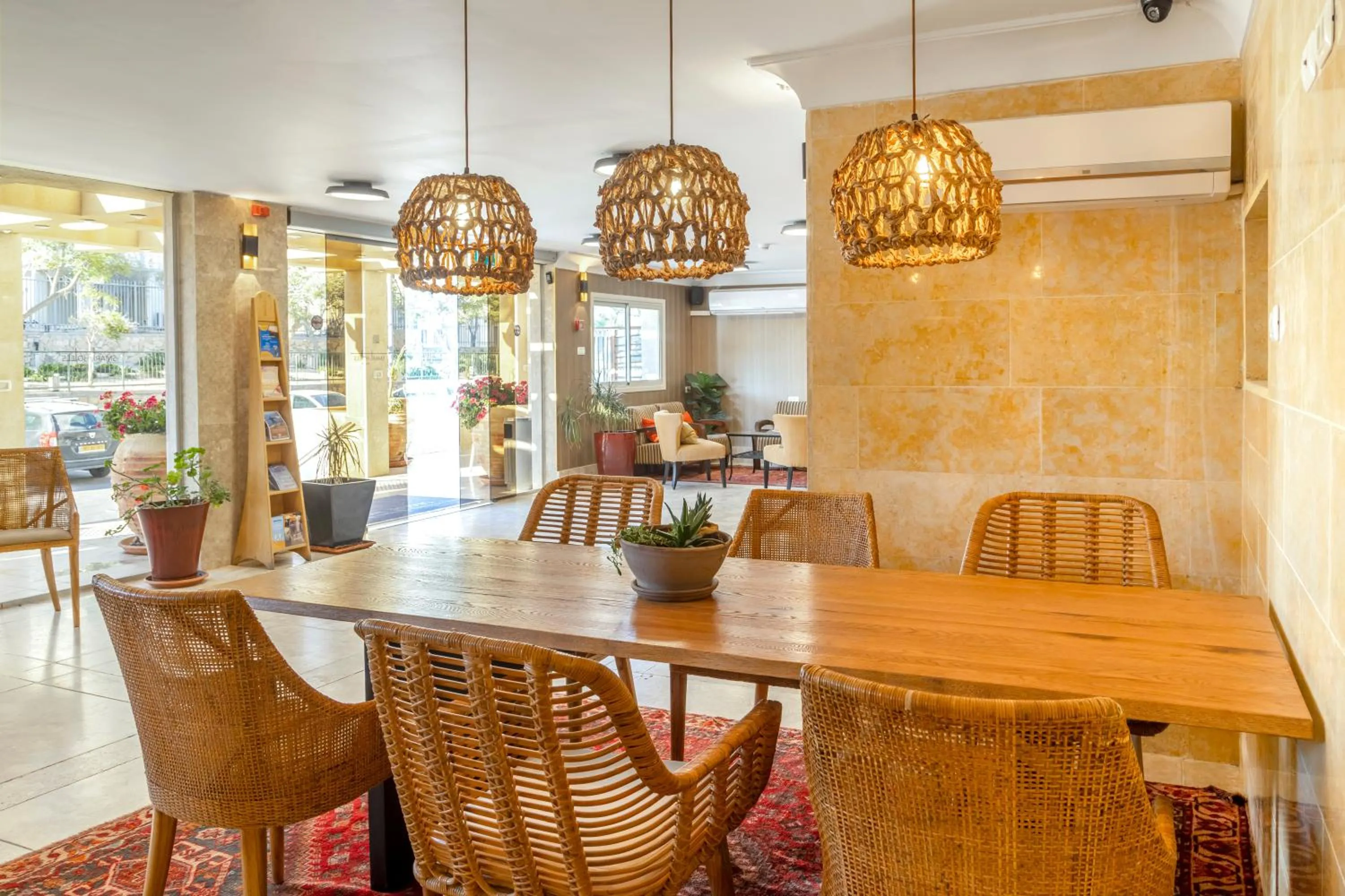 Lounge or bar in Ramon Suites by Smart Hotels