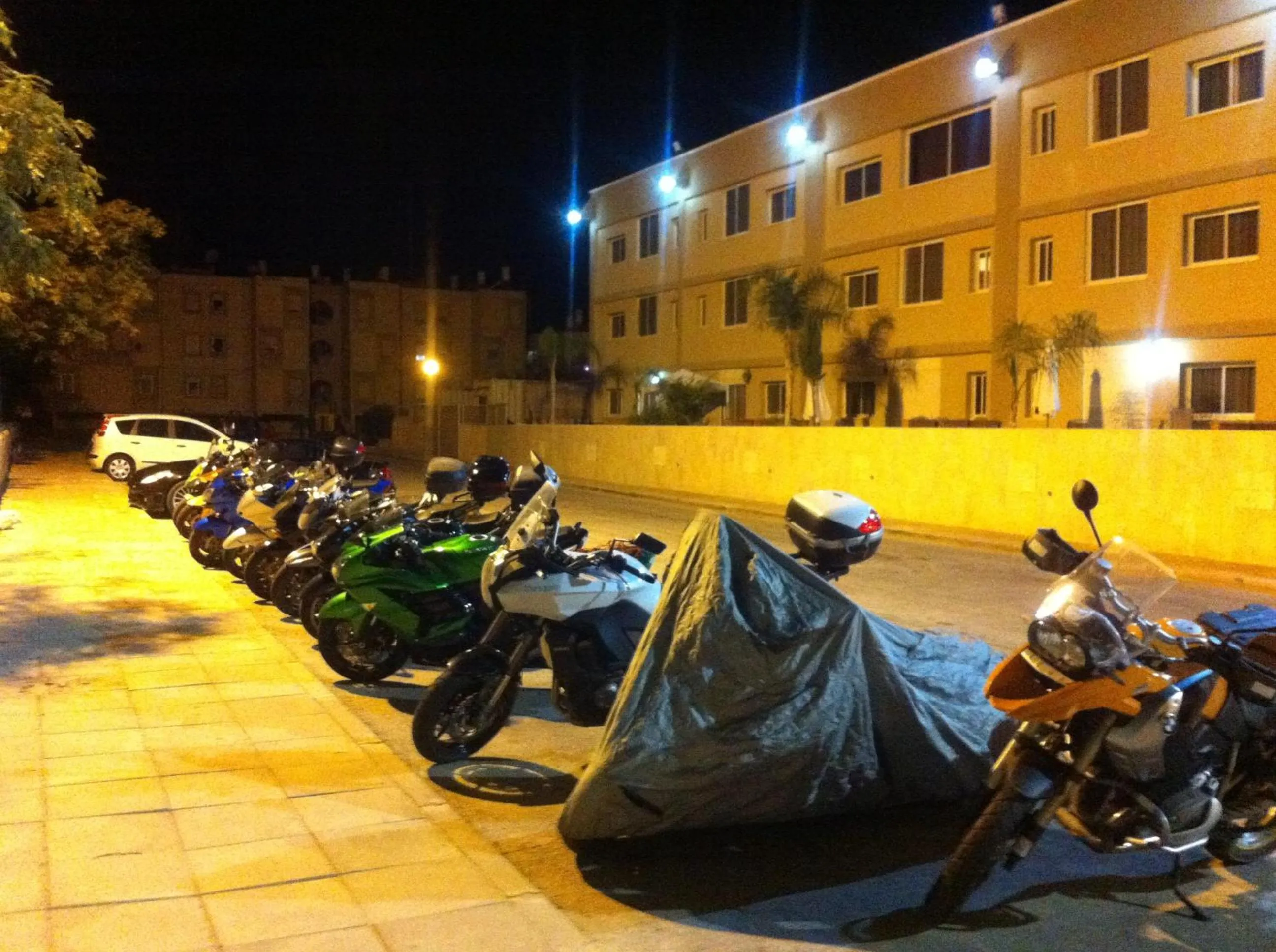 Area and facilities in Ramon Suites by Smart Hotels