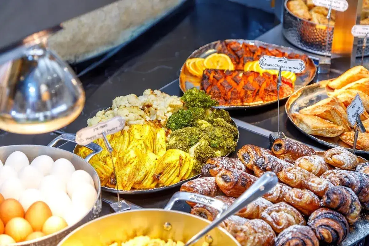 Restaurant/places to eat in Ramon Suites by Smart Hotels Restaurant/places to eat in Ramon Suites by Smart Hotels