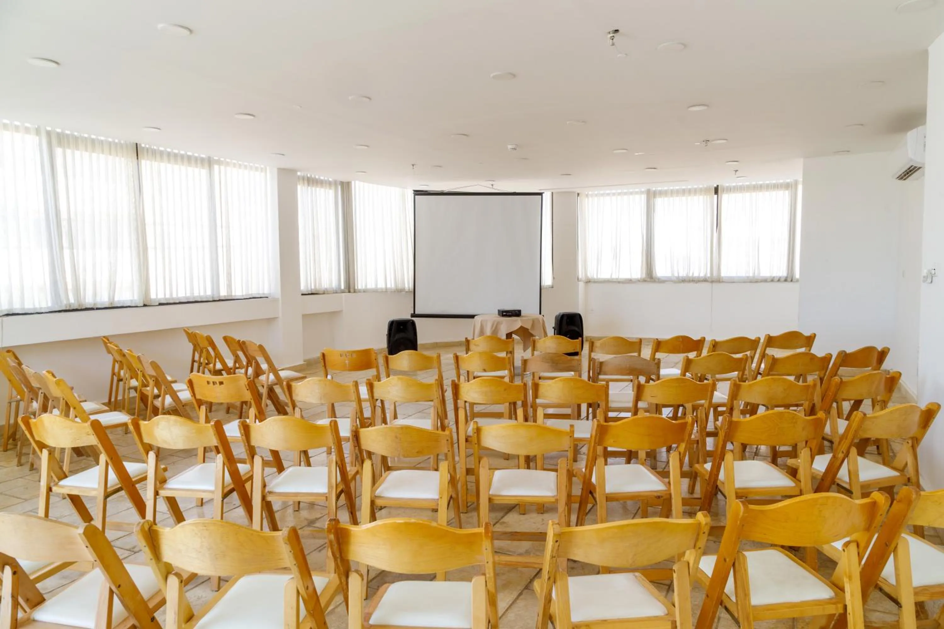 Ramon Suites by Smart Hotels