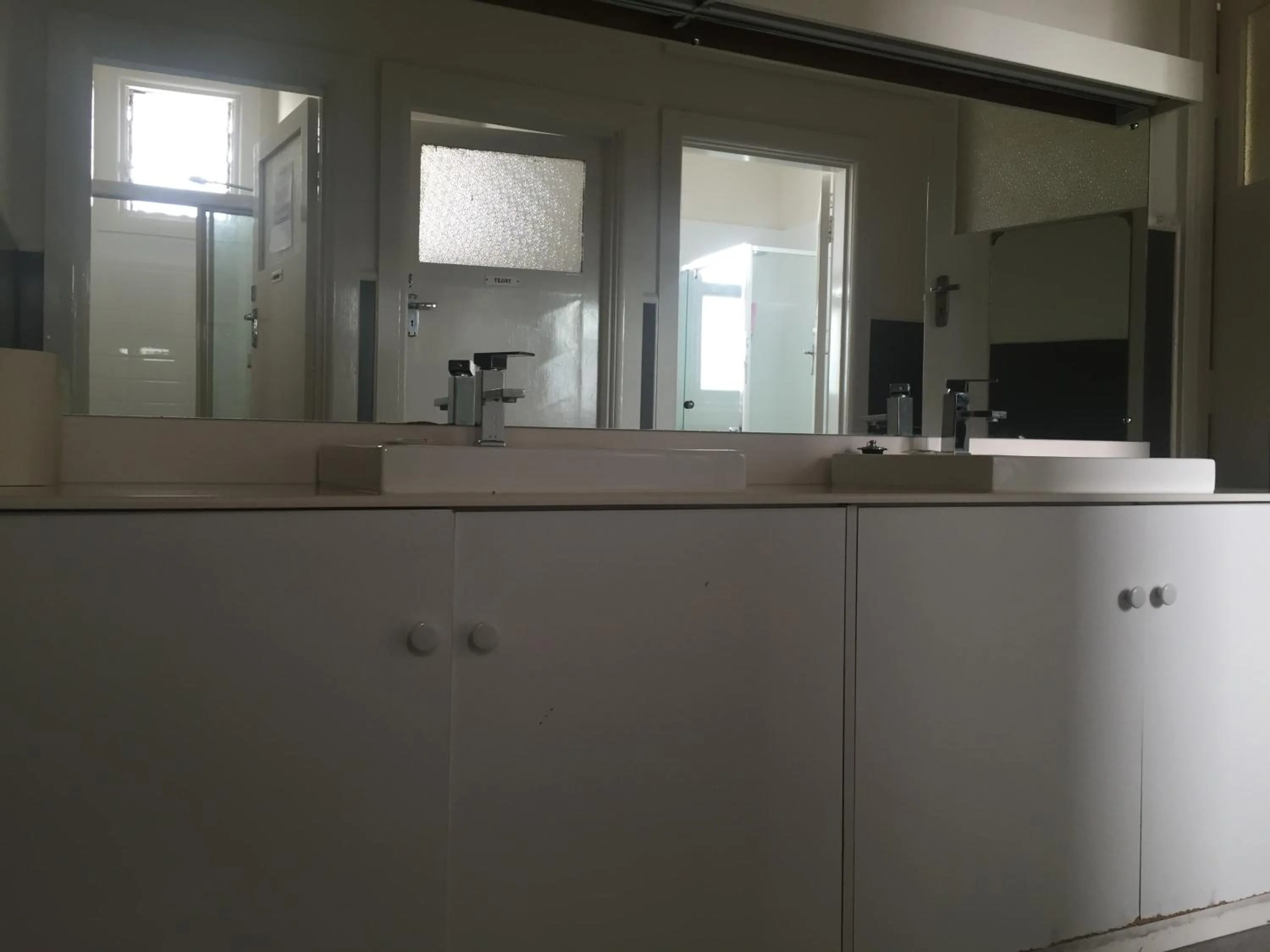 Bathroom in Western Hotel Ballarat