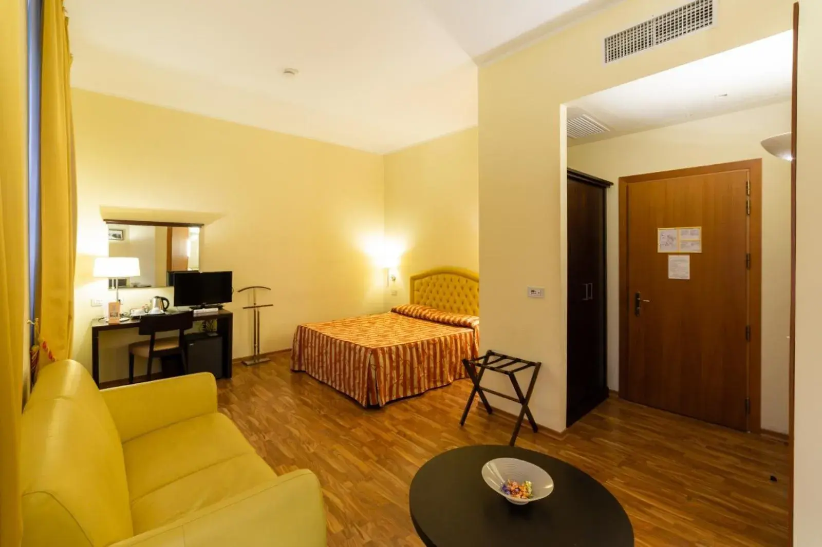 Bed in Hotel Due Colonne Bed in Hotel Due Colonne