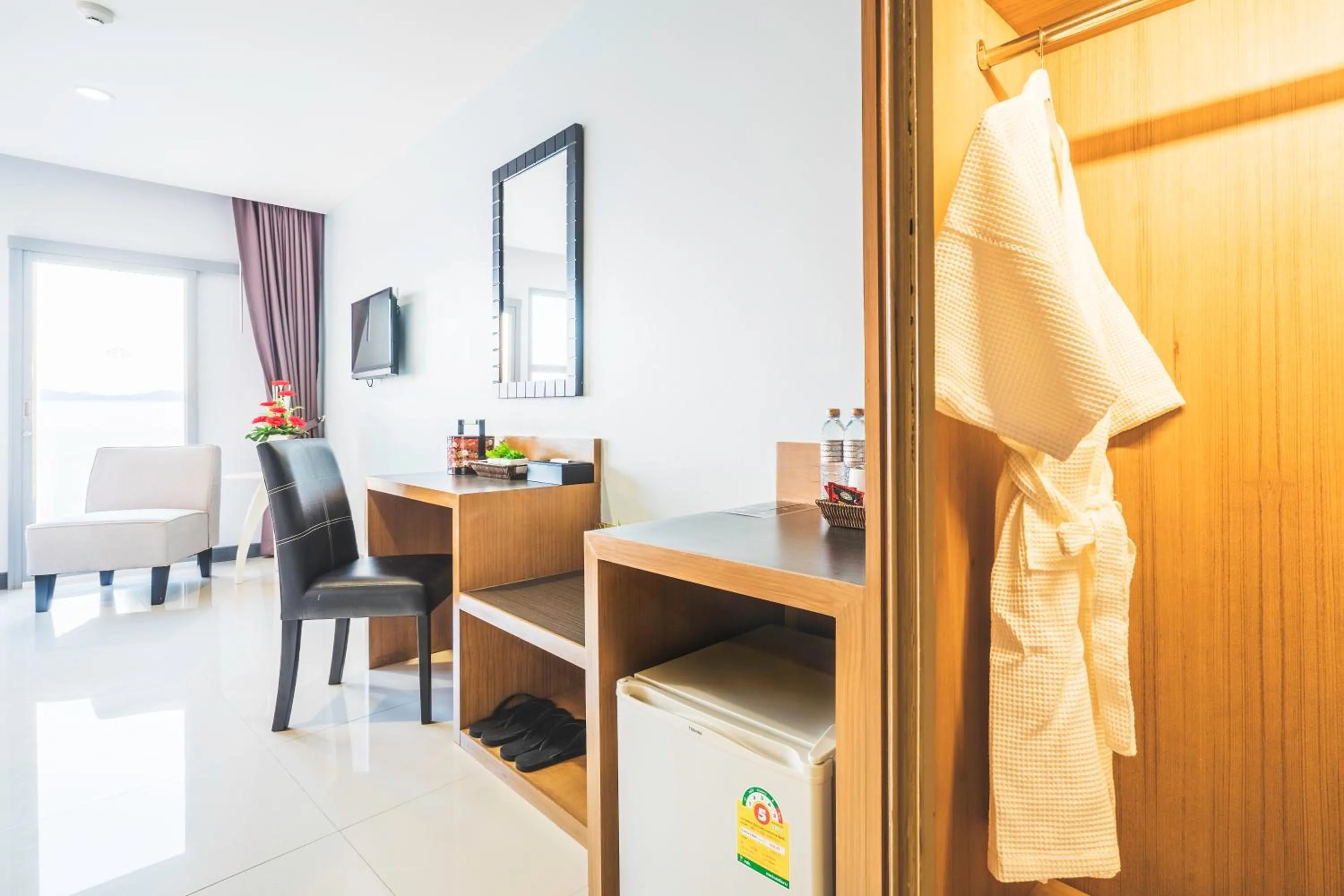 Photo of the whole room in Vapa Hotel - SHA Extra Plus